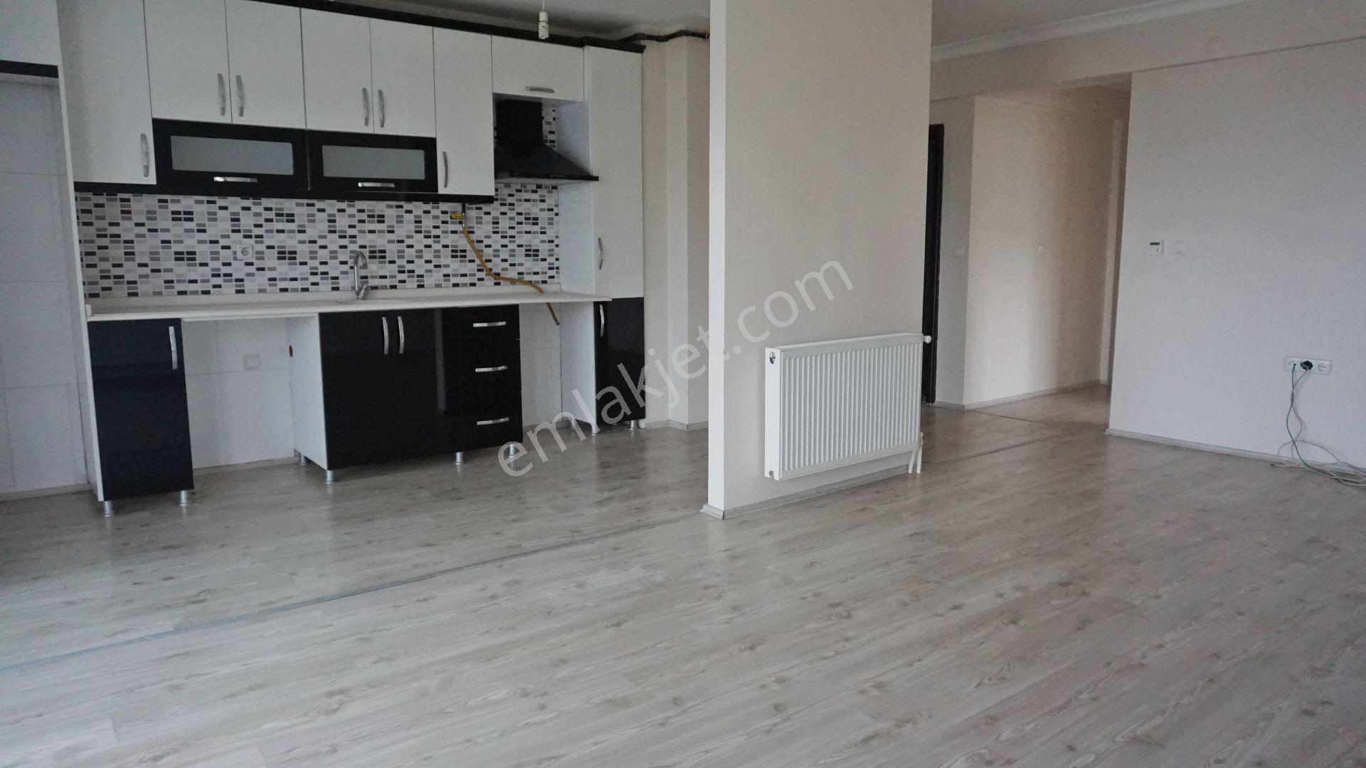 Esentepede Kiralık 2+1 Doğalgaz Kombili+asansörlü Çiğli Serkan