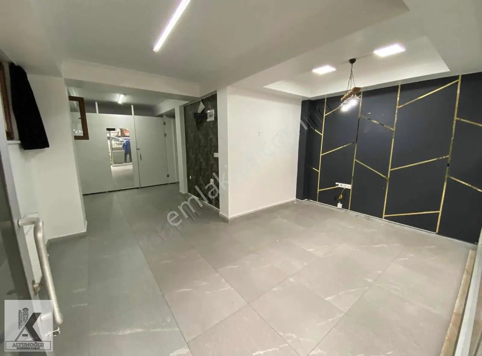 Altunoğlu"dan Caddeye Parelel Yeni Binada 60m2 Kiralık Dükkan