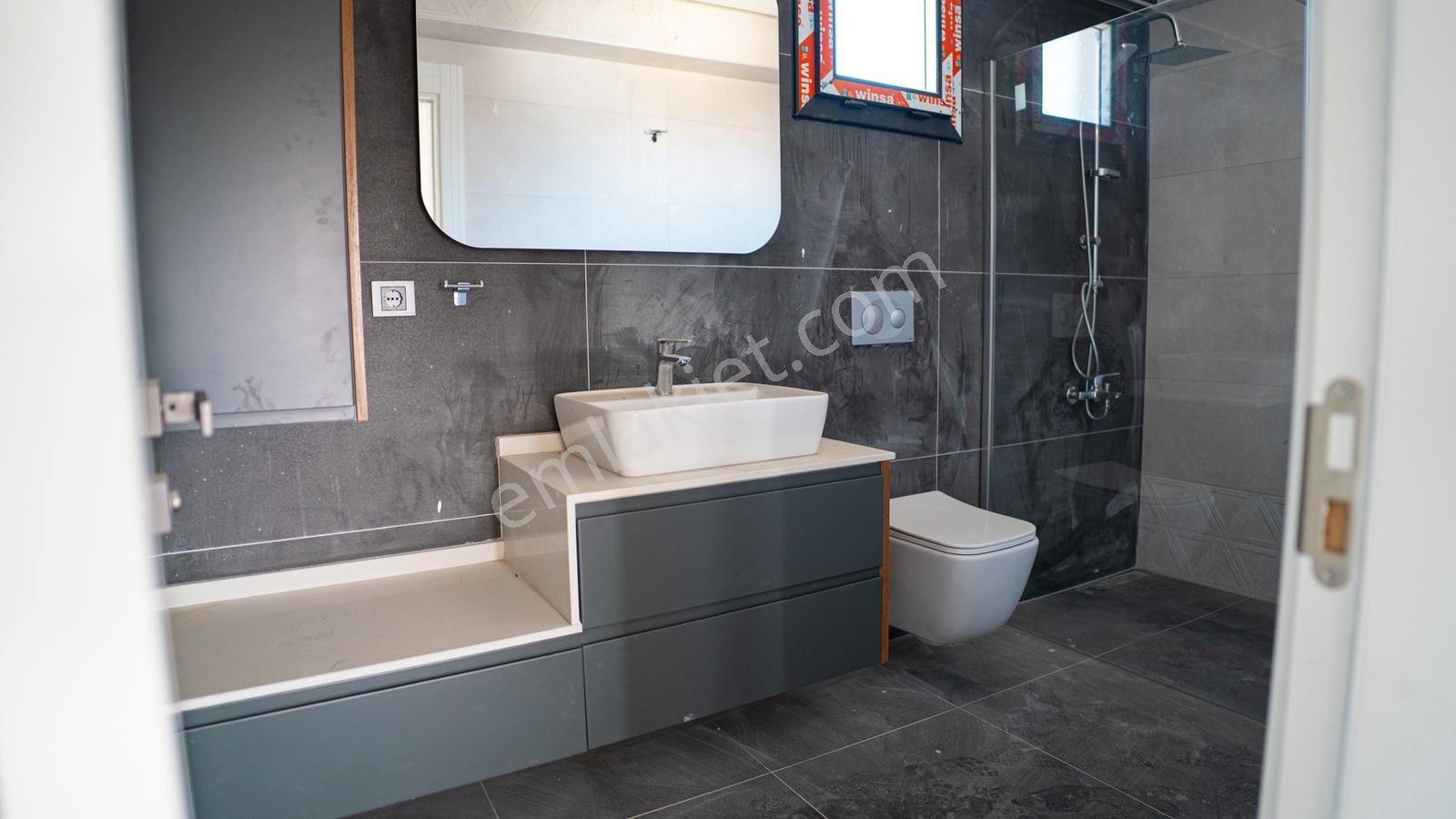 Denize Yakın , Site İçi , Havuzlu , Güvenlikli Lüks Villa - Görsel 11