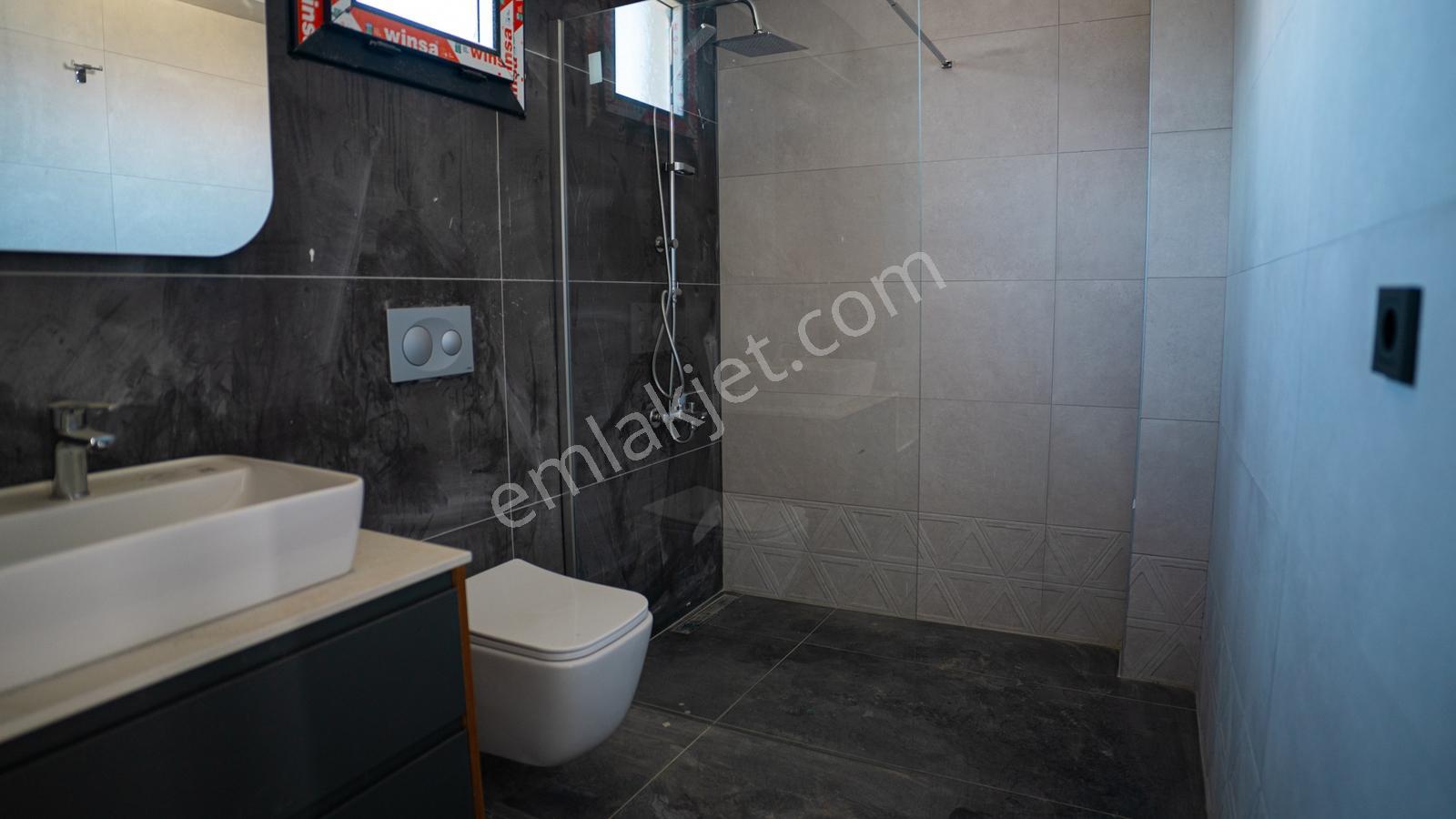 Denize Yakın , Site İçi , Havuzlu , Güvenlikli Lüks Villa - Görsel 33