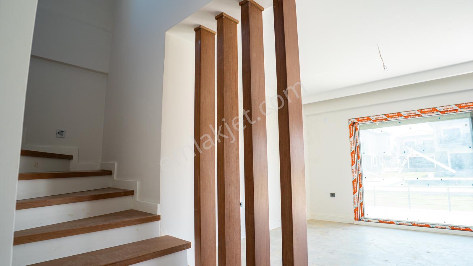 Denize Yakın , Site İçi , Havuzlu , Güvenlikli Lüks Villa - Görsel 21