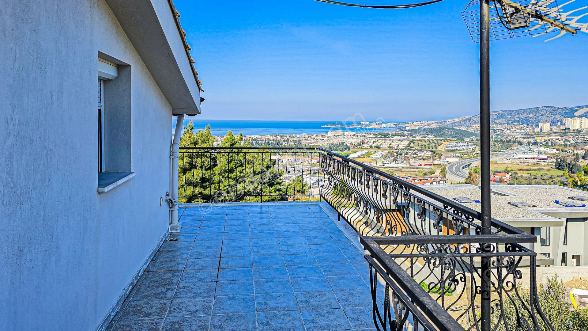 Kuşadası'nda Deniz Manzaralı 7+2 Müstakil Villa - Görsel 9