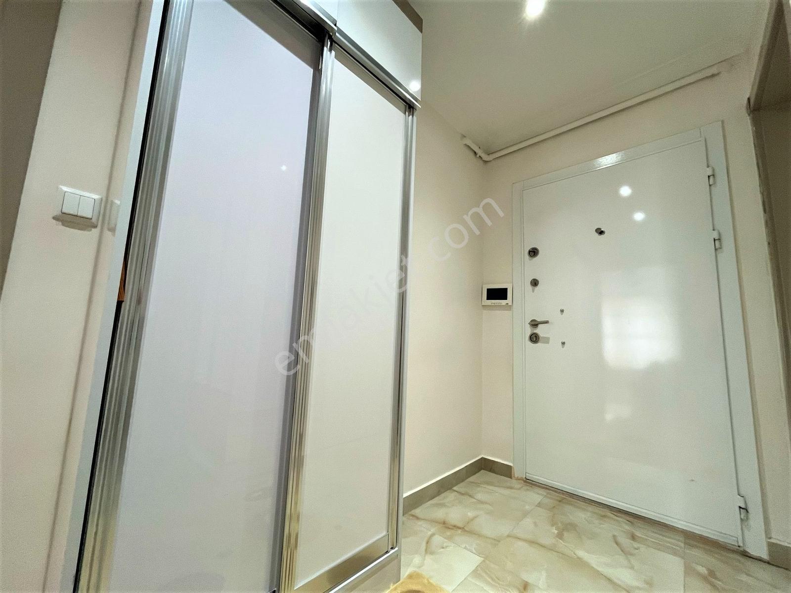 Ayyıldız Onuray Sitesinde Ful Yapılı Manzaralı 3+1 Satılık Daire - Görsel 3