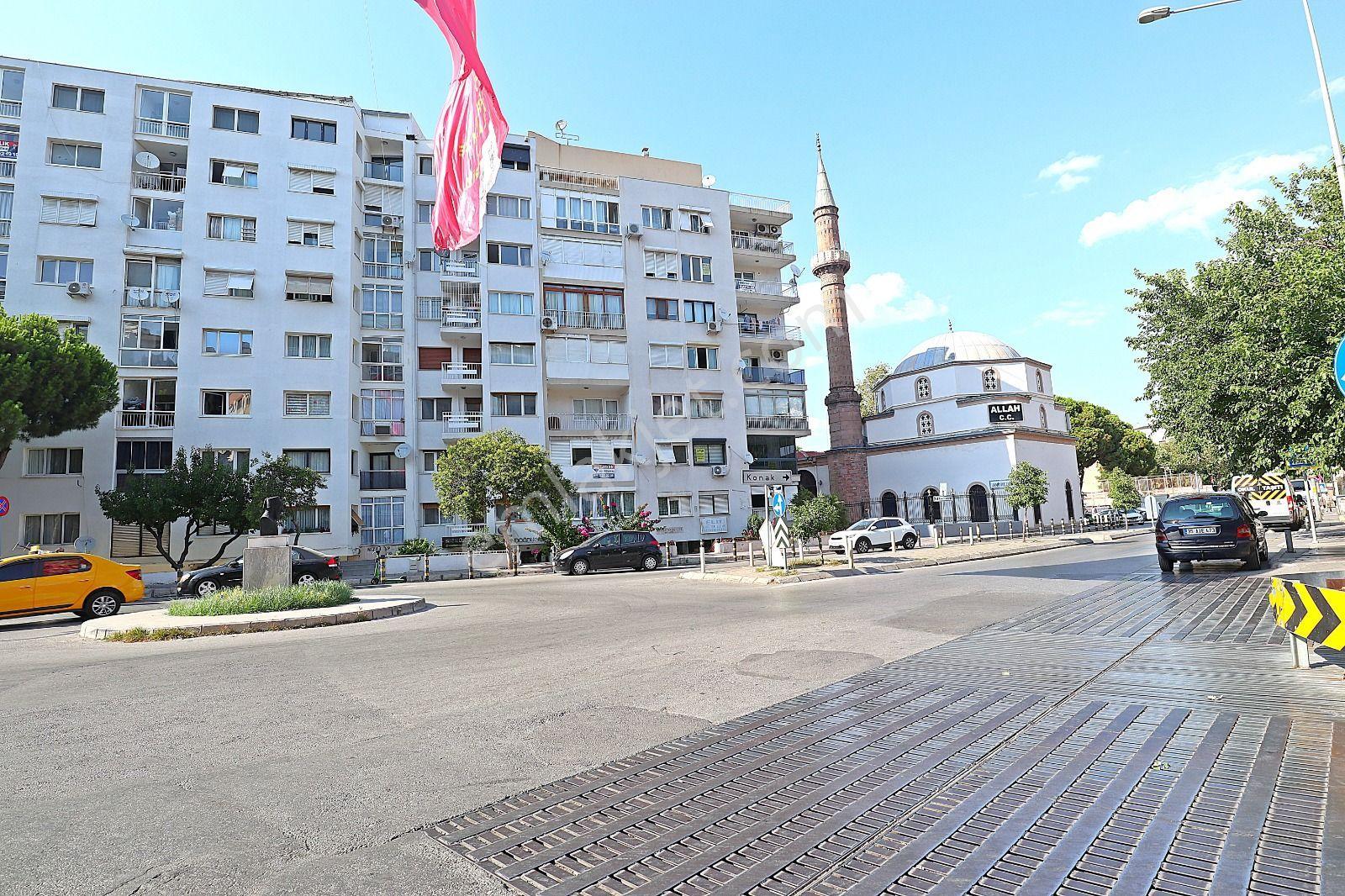 Simge'den Mithatpaşa Caddesine 10 Adım Full Yapılı İşyeri - Görsel 13