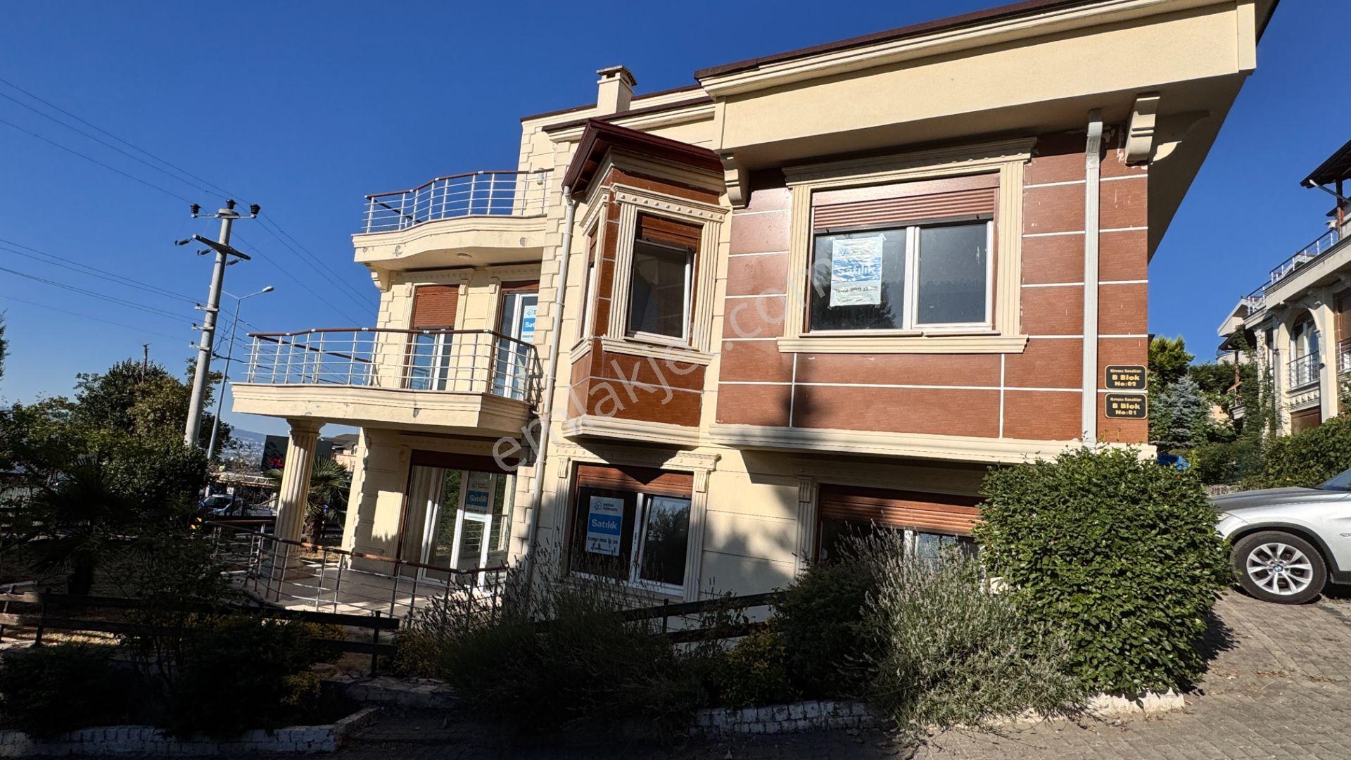 Başiskele Nirvana Konaklarında Satılık 4+2 Villa - Görsel 30