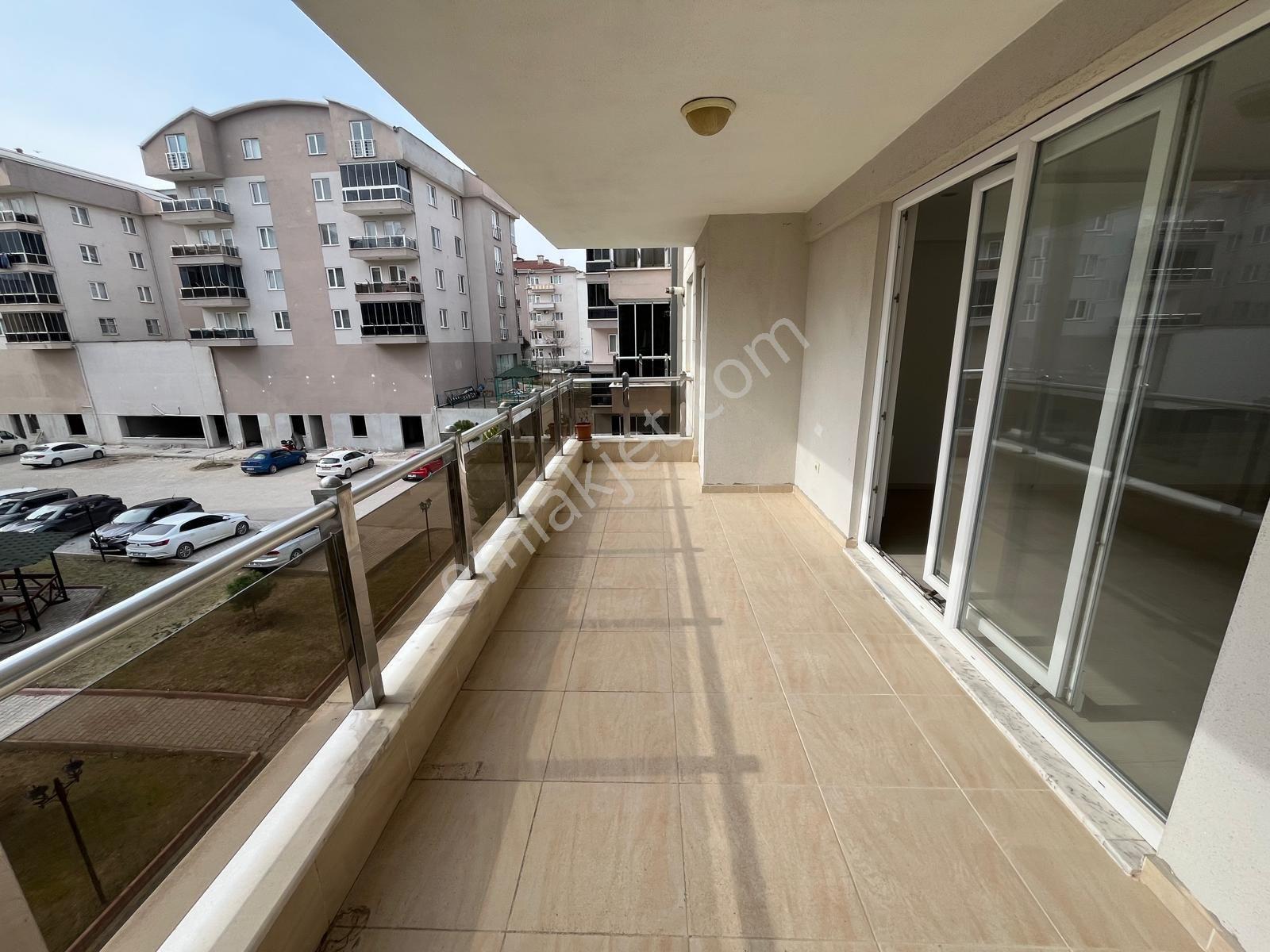Roma' Dan Yeni Mahalle' De Site İçi Kiralık Daire - Görsel 9