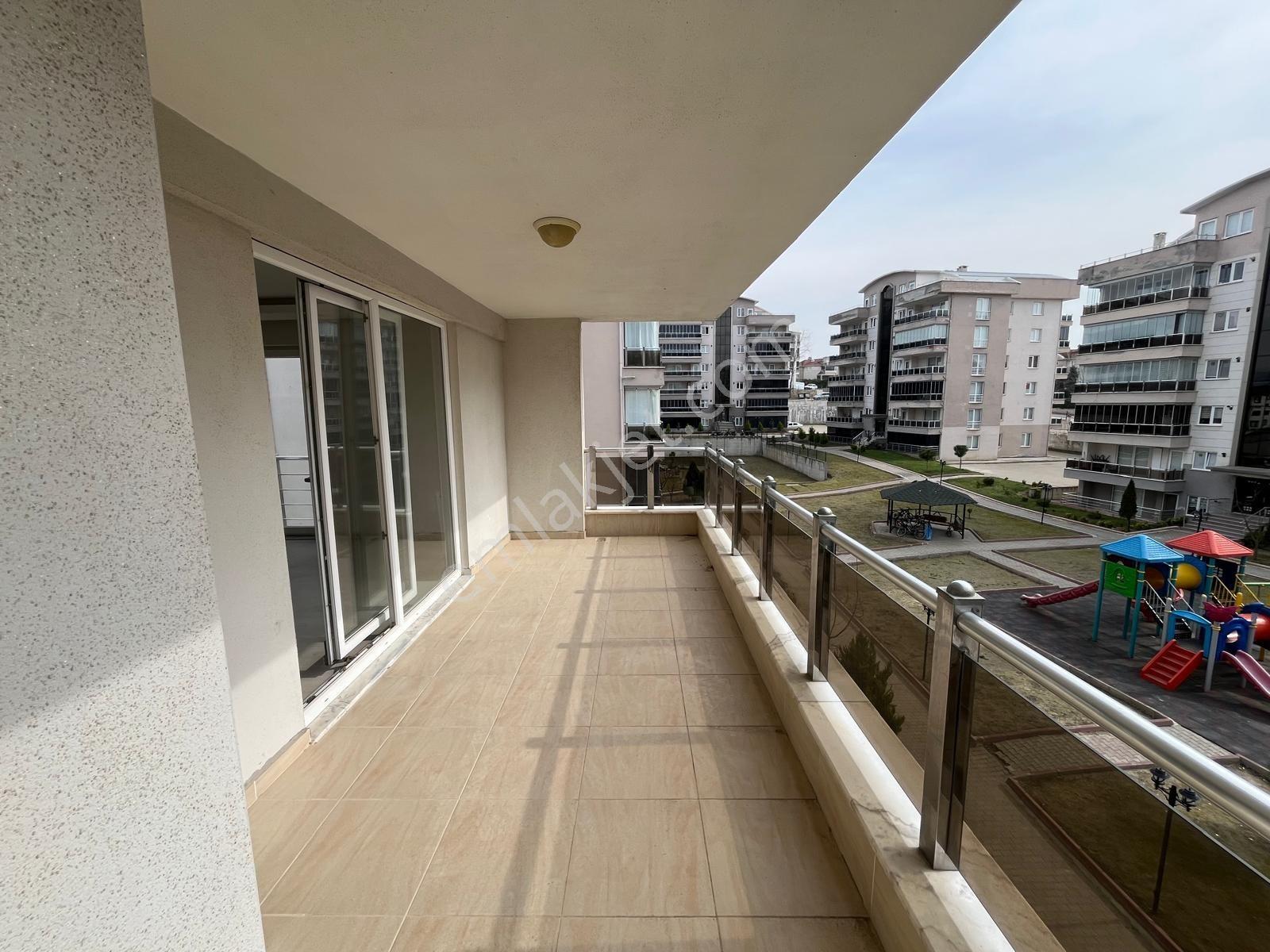 Roma' Dan Yeni Mahalle' De Site İçi Kiralık Daire - Görsel 10