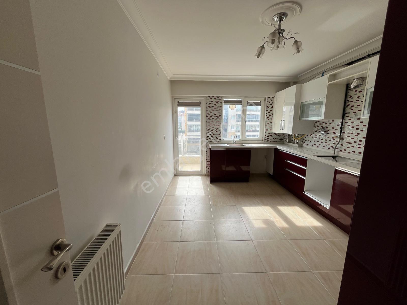 Roma' Dan Yeni Mahalle' De Site İçi Kiralık Daire - Görsel 13