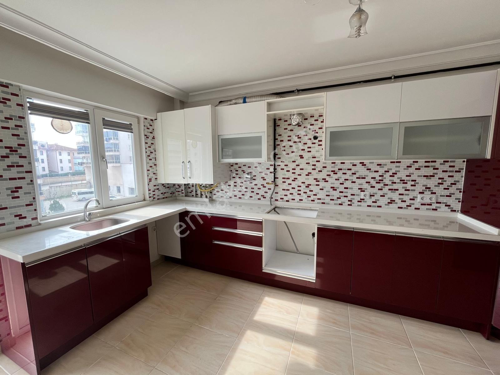 Roma' Dan Yeni Mahalle' De Site İçi Kiralık Daire - Görsel 14