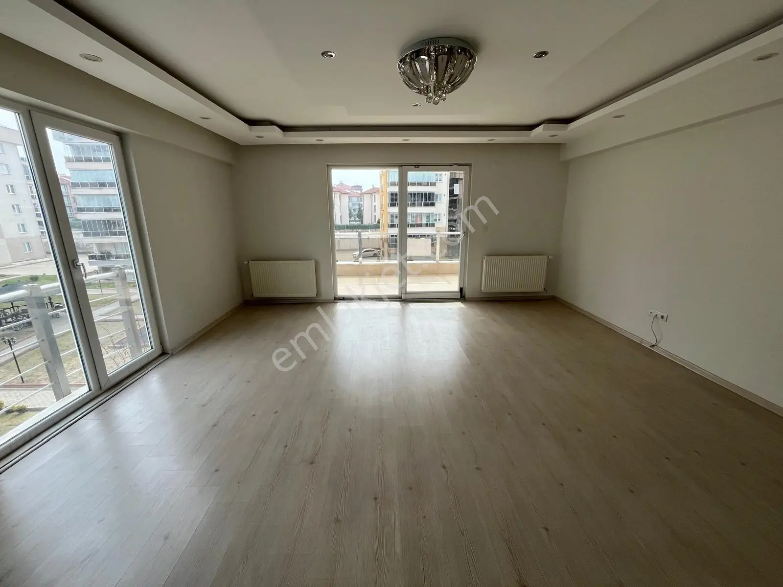 Roma' Dan Yeni Mahalle' De Site İçi Kiralık Daire