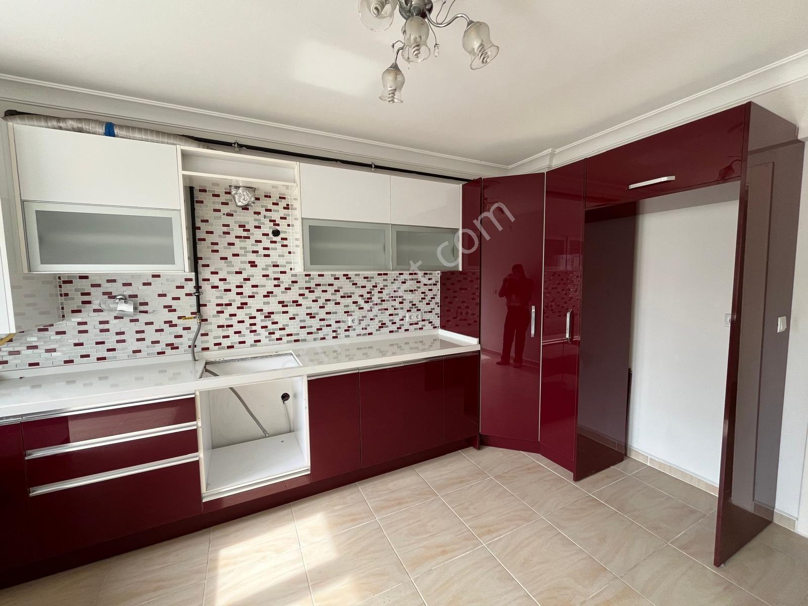 Roma' Dan Yeni Mahalle' De Site İçi Kiralık Daire - Görsel 15