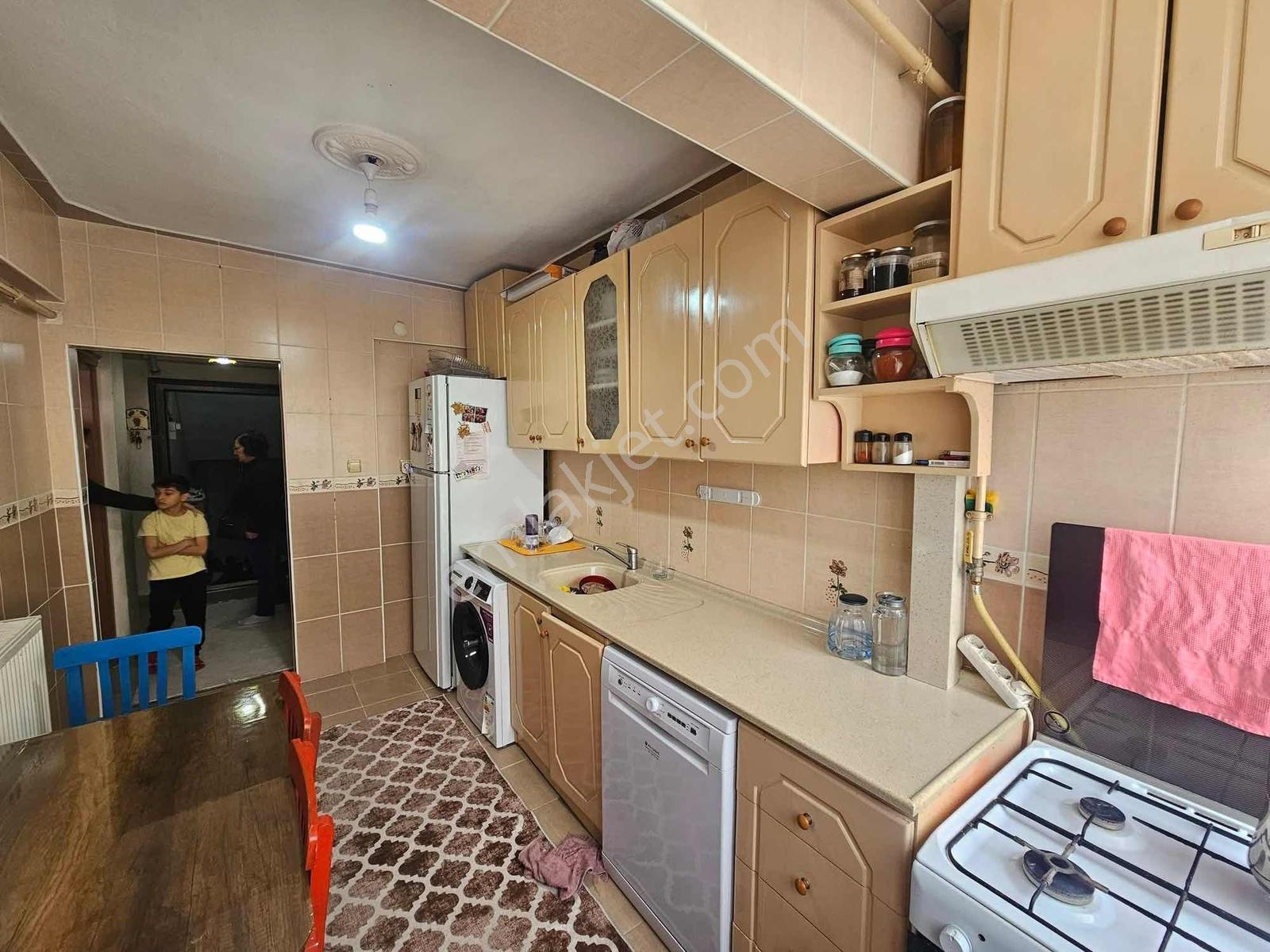 Reşadiye Mahallesinde Güvenç Taksi Civarı Satılık 3+1 Daire - Görsel 8