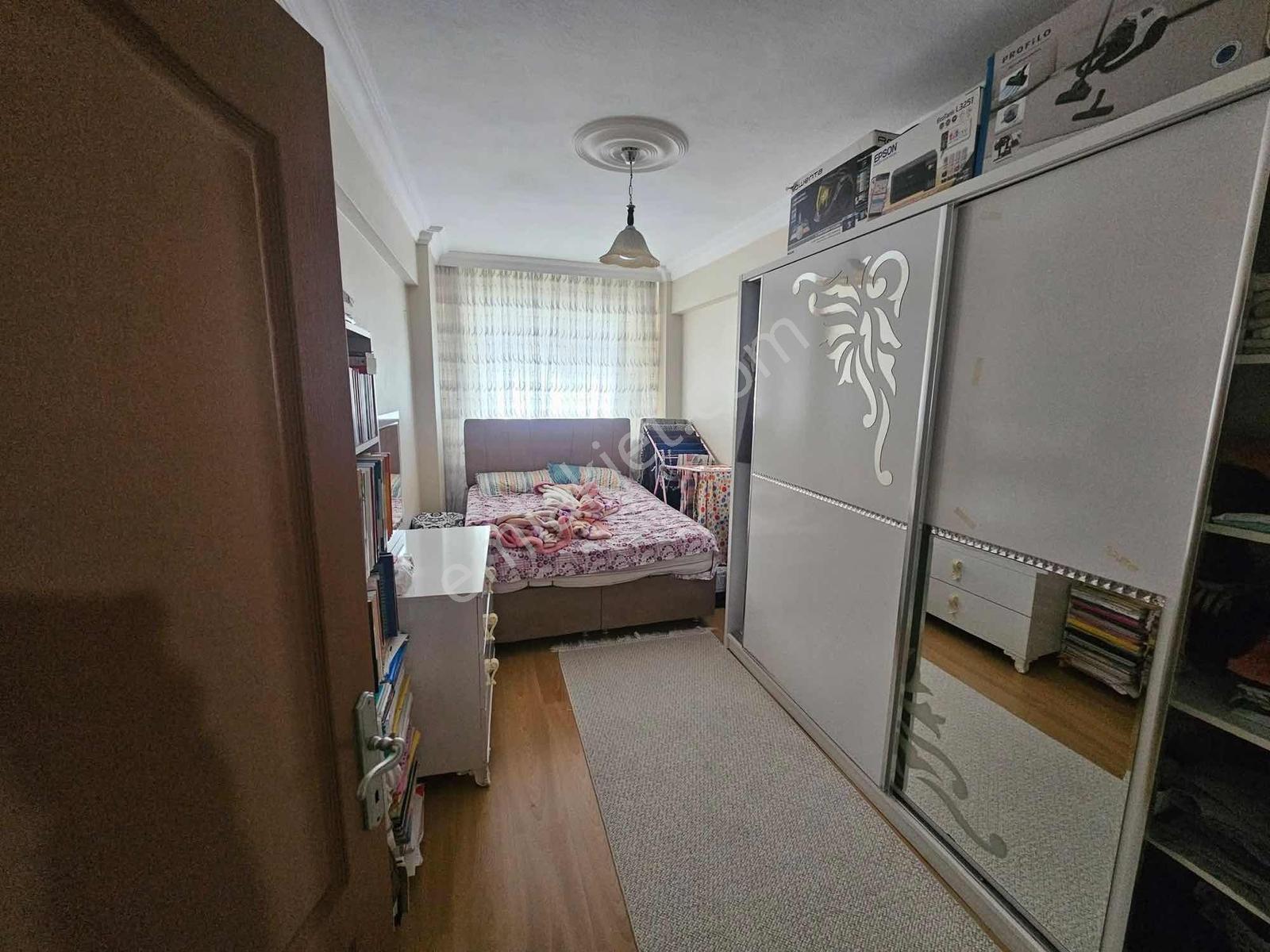 Reşadiye Mahallesinde Güvenç Taksi Civarı Satılık 3+1 Daire - Görsel 16