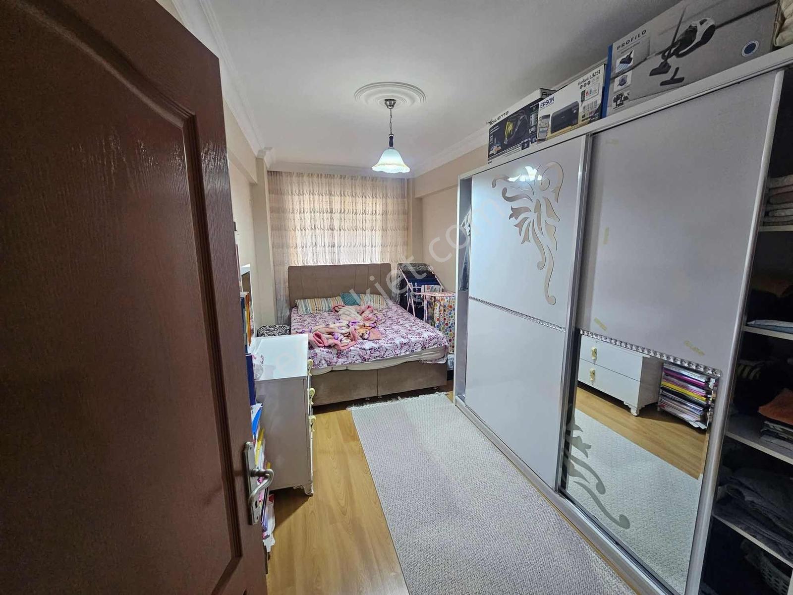 Reşadiye Mahallesinde Güvenç Taksi Civarı Satılık 3+1 Daire - Görsel 3