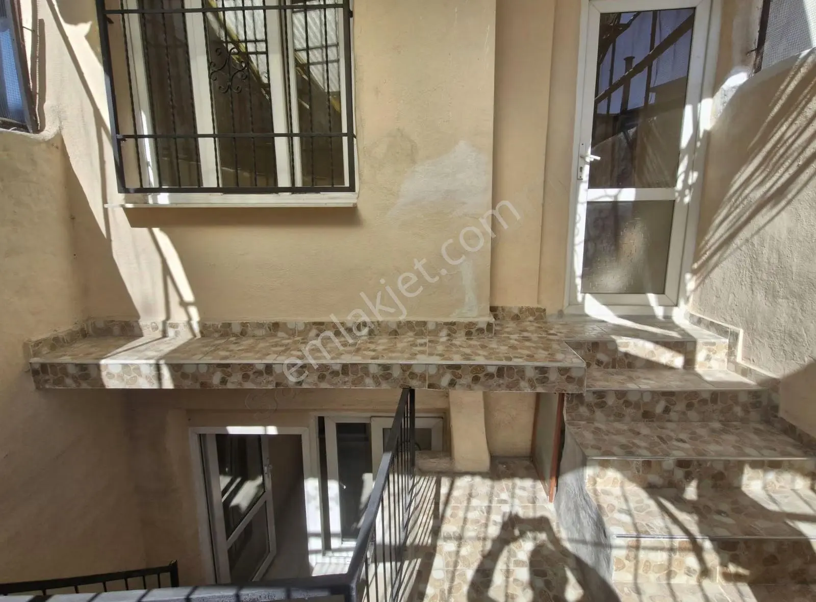 Güngör Mahallesinde Müstakil Kiralık Ev - Görsel 2