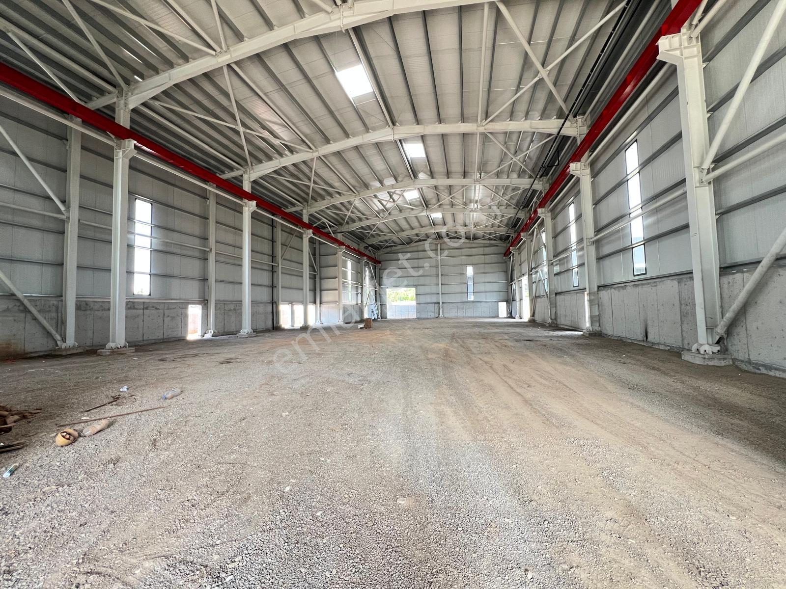Kobi Osb'de 1800 M2+400 Kwa+vinç Yolları Hazır Kiralık Fabrika