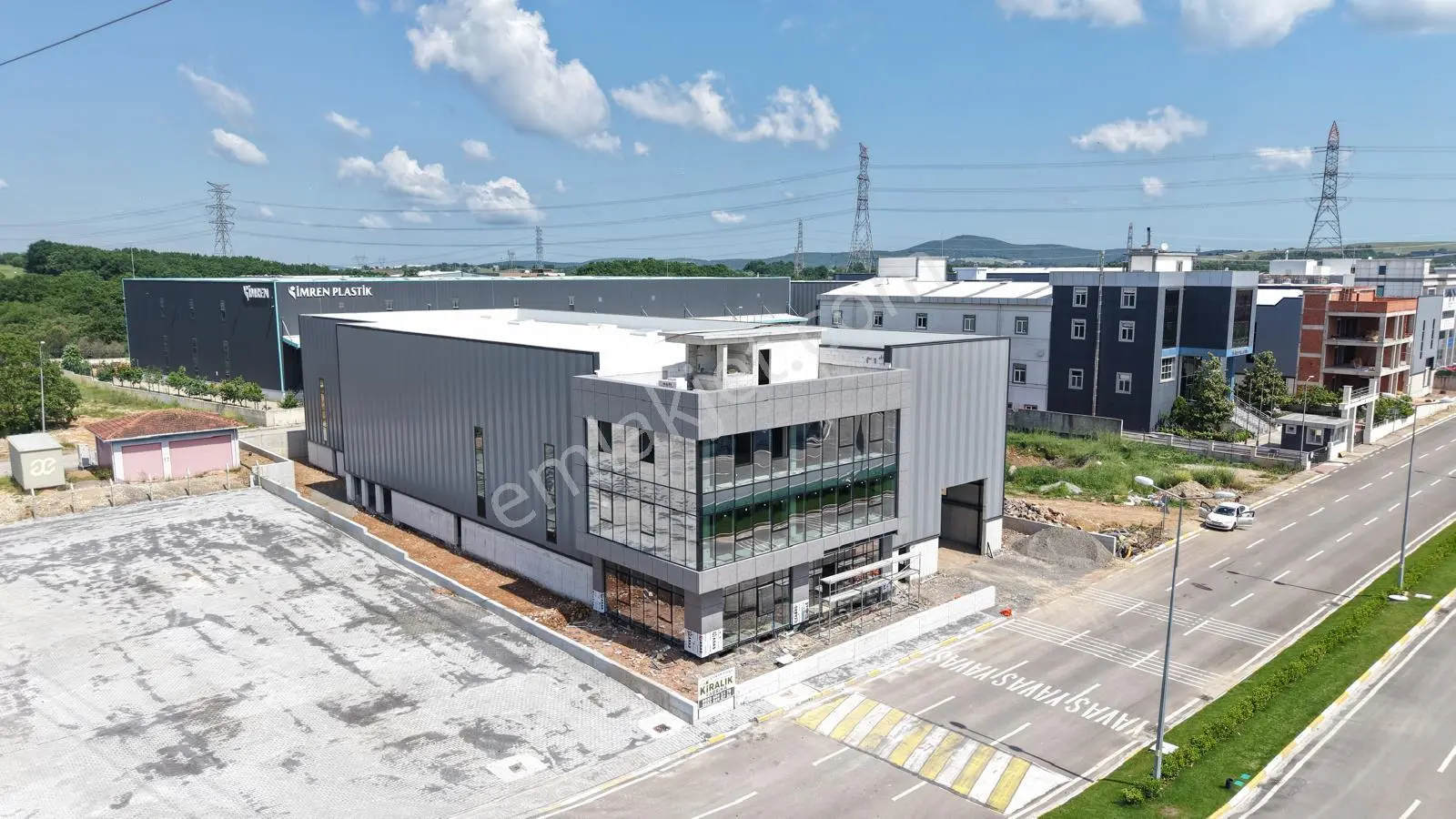 Kobi Osb'de 1800 M2+400 Kwa+vinç Yolları Hazır Kiralık Fabrika - Görsel 2