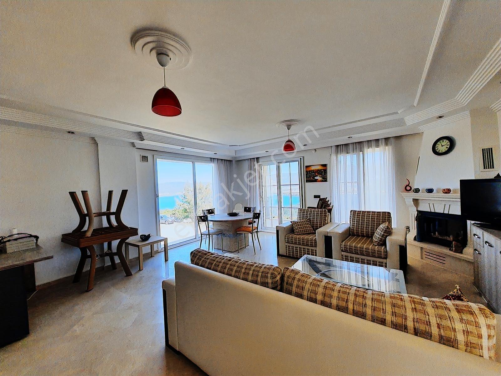 Panoramik Manzaralı Köşe Başı Villa - Görsel 4
