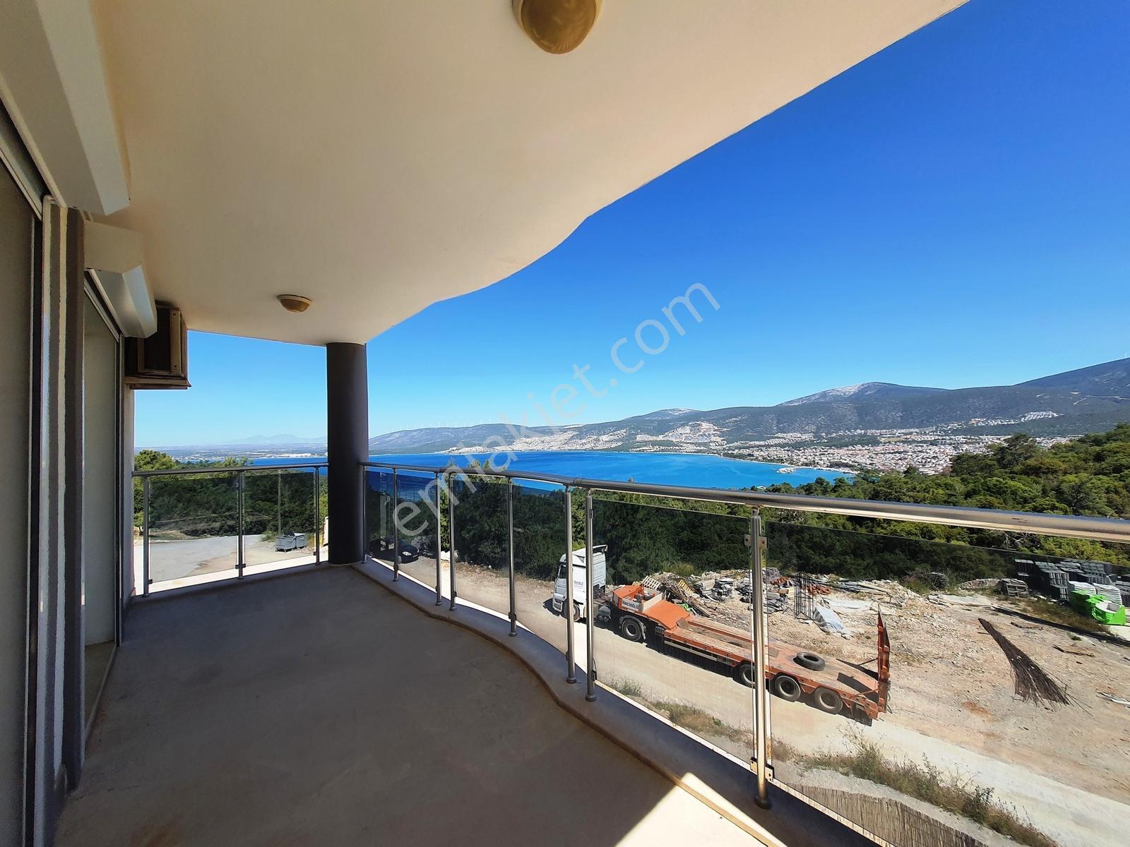 Panoramik Manzaralı Köşe Başı Villa - Görsel 30