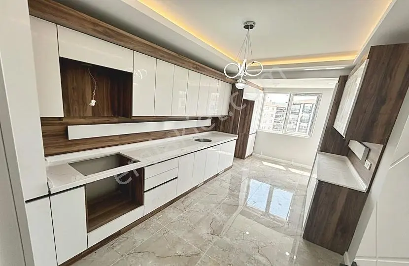 Yenikent Emlak'tan Kat Konumunda Satılık Lüx 130 M2 3+1 Daire