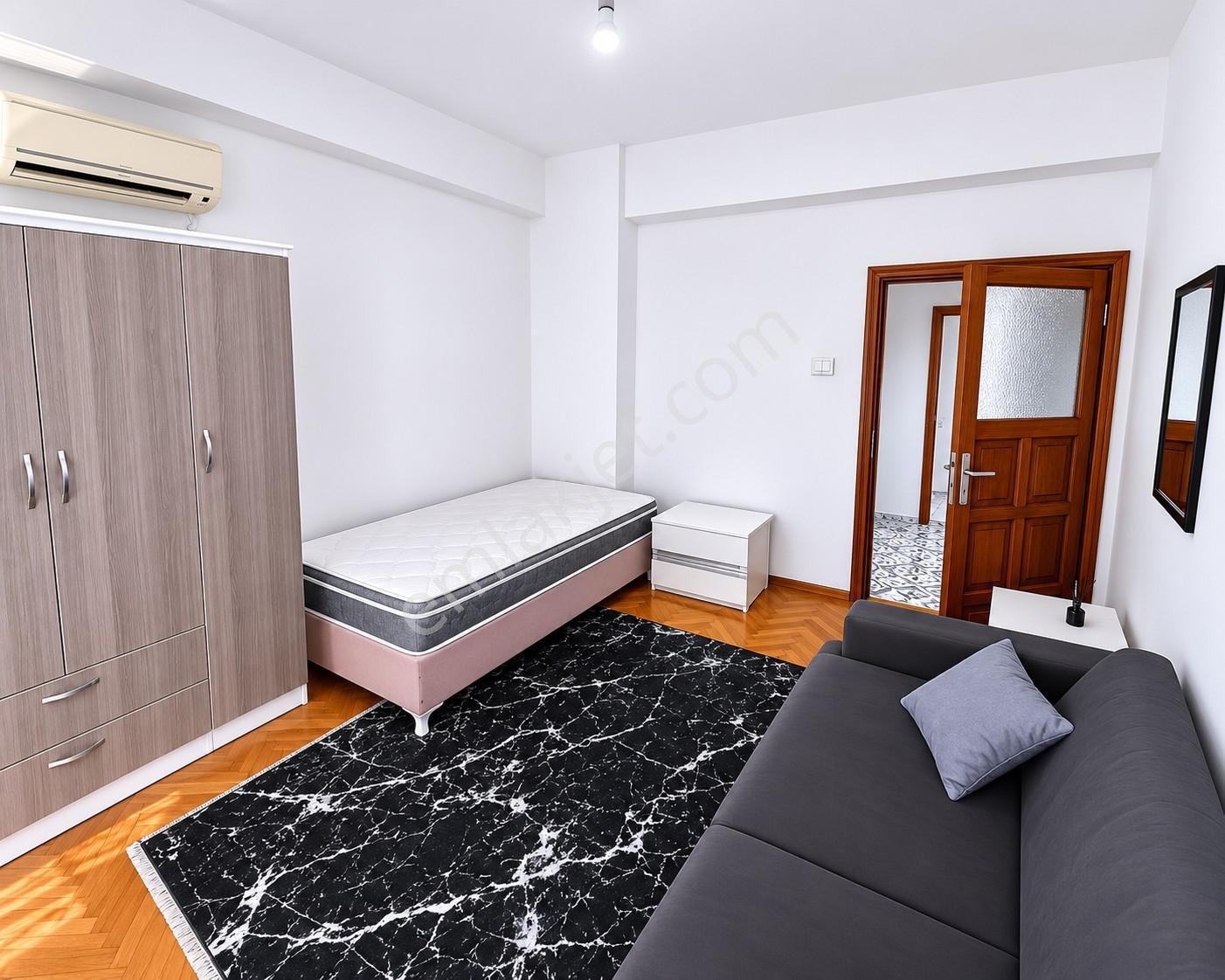 Alanya Hacet 3+1 170m2 Eşyalı Otoparklı Merkezde Denize 150metre - Görsel 4
