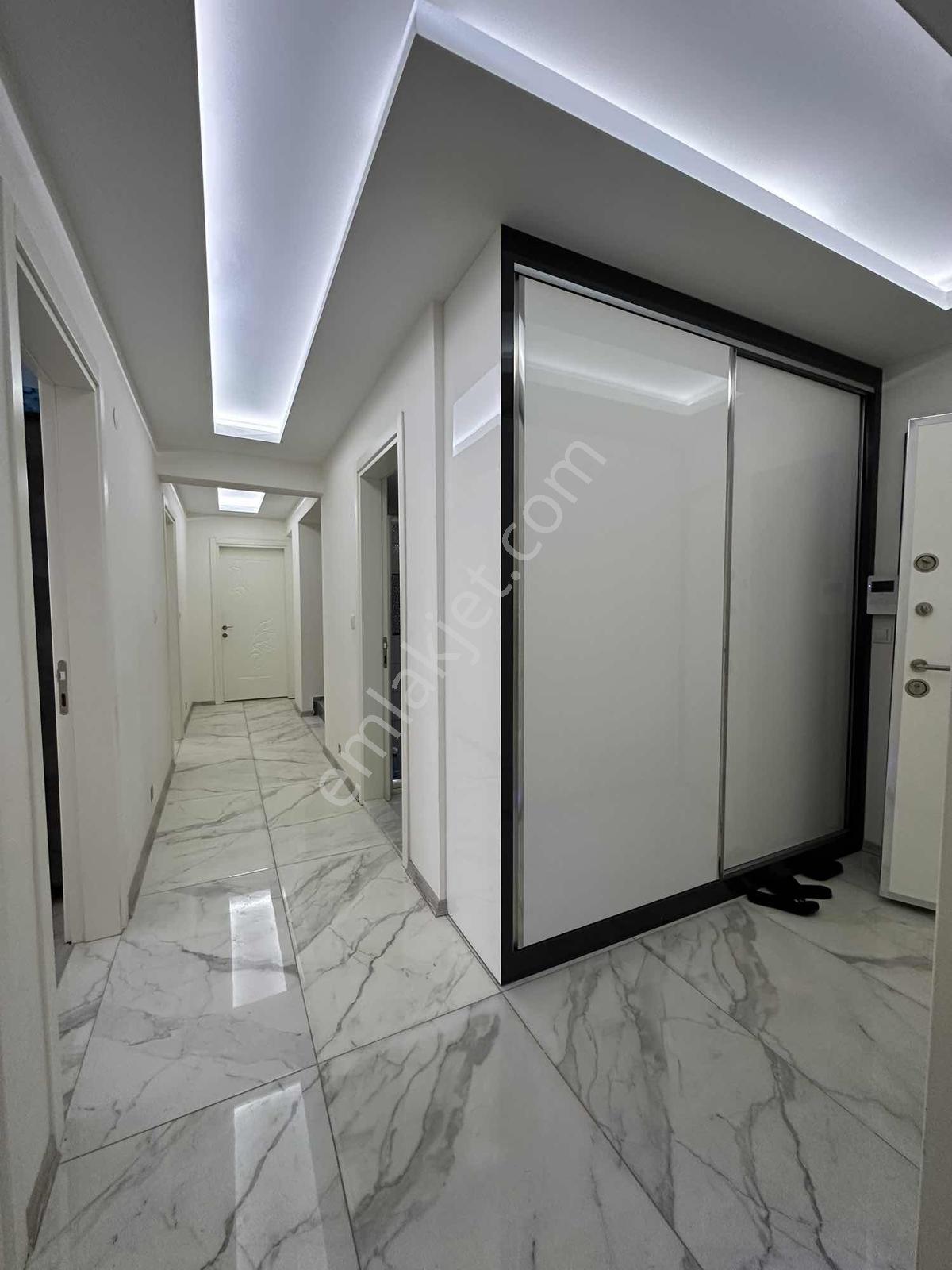 1200 Evler'de Bölgede En Geniş Sınırsız Kredili 5+2 300 M2 Daire - Görsel 17
