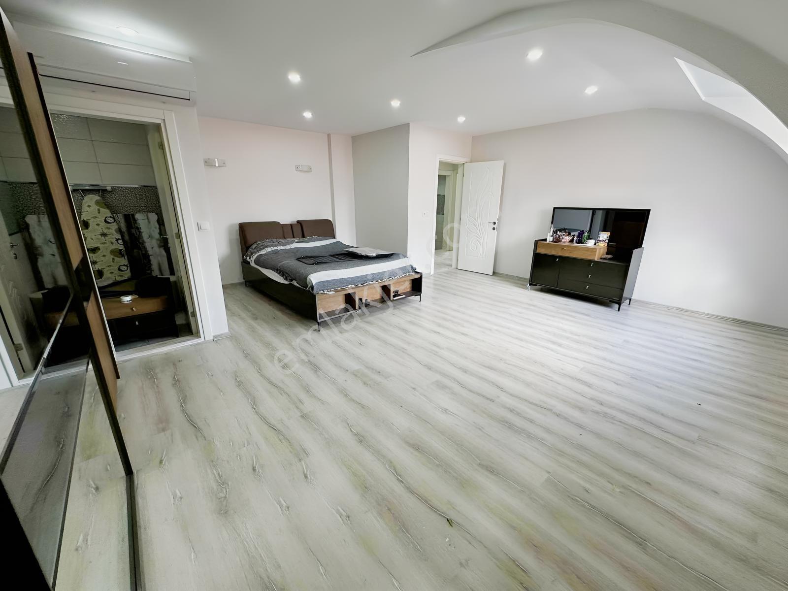 1200 Evler'de Bölgede En Geniş Sınırsız Kredili 5+2 300 M2 Daire - Görsel 30