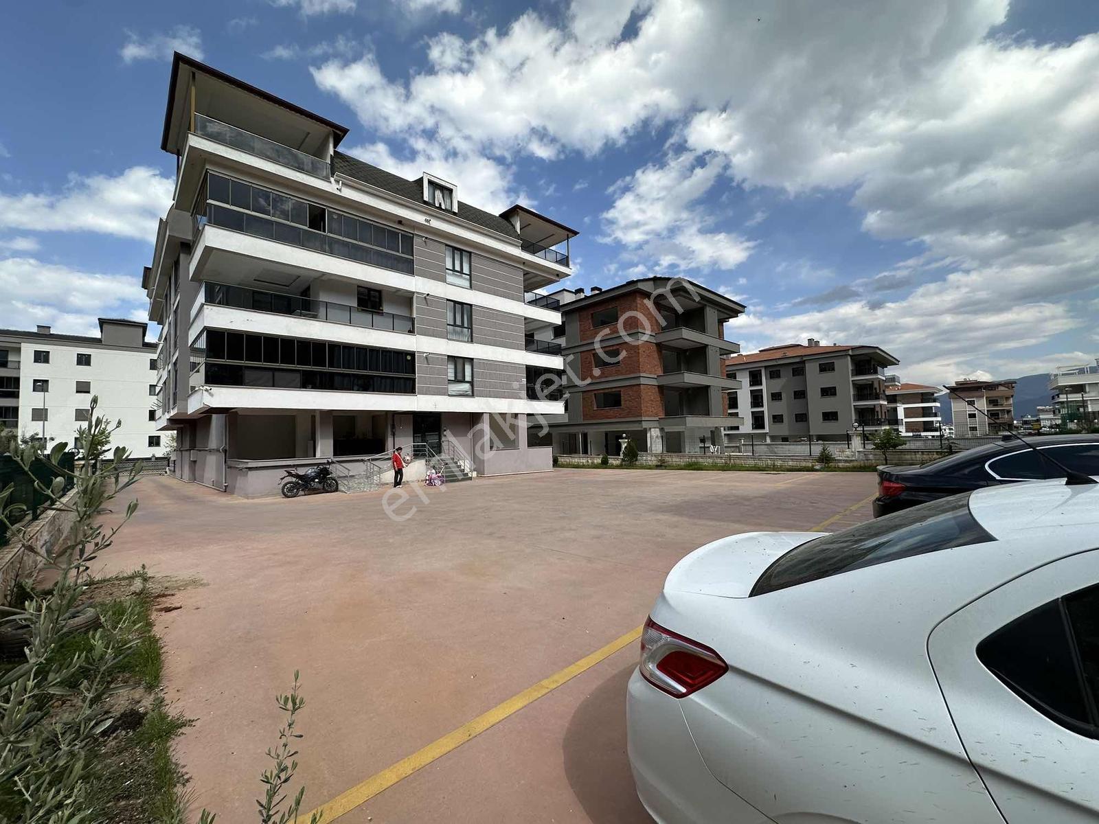 1200 Evler'de Bölgede En Geniş Sınırsız Kredili 5+2 300 M2 Daire - Görsel 11