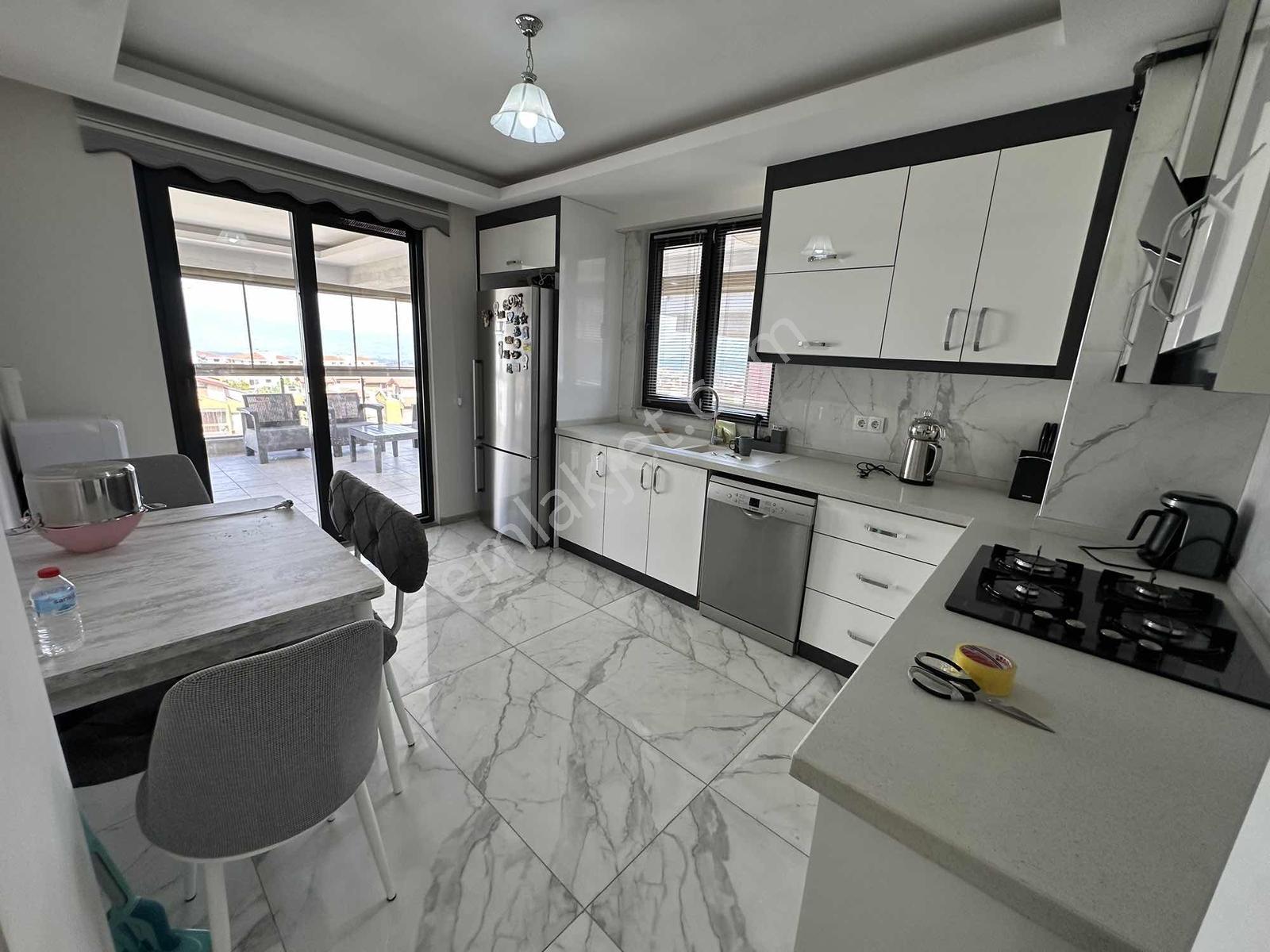 1200 Evler'de Bölgede En Geniş Sınırsız Kredili 5+2 300 M2 Daire - Görsel 15