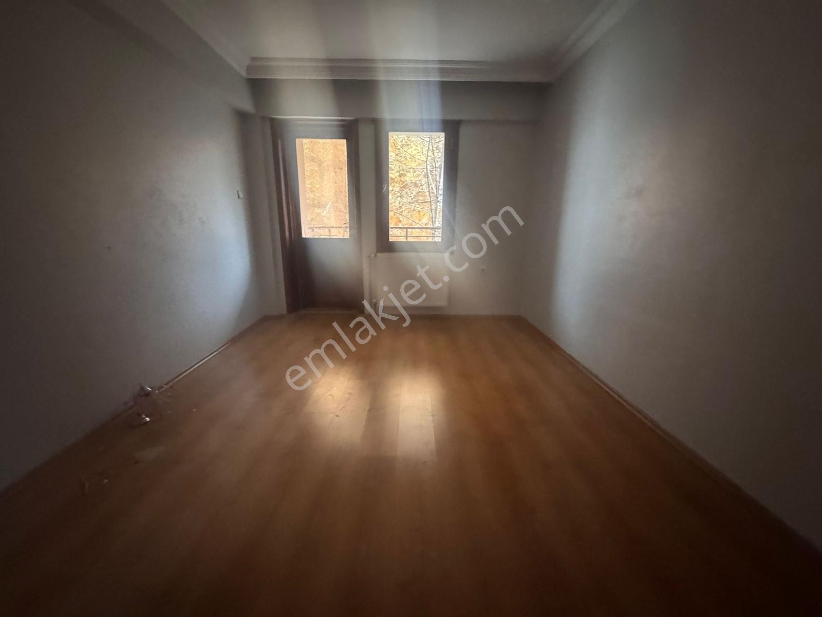 Alipaşa Cami Karşısında Şehrin Tam Merkezinde 2+1 Full Bakımlı - Görsel 23