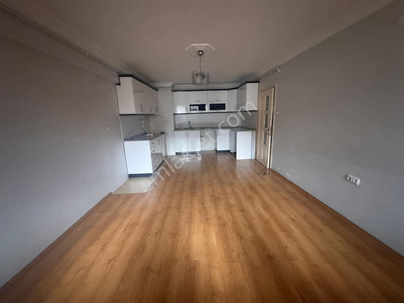 Alipaşa Cami Karşısında Şehrin Tam Merkezinde 2+1 Full Bakımlı - Görsel 10