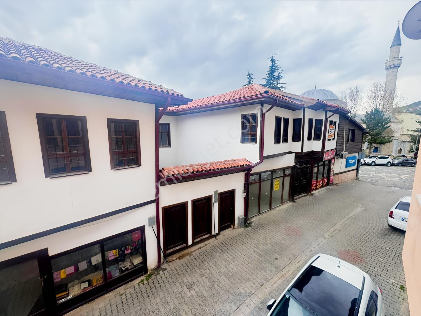 Alipaşa Cami Karşısında Şehrin Tam Merkezinde 2+1 Full Bakımlı - Görsel 9