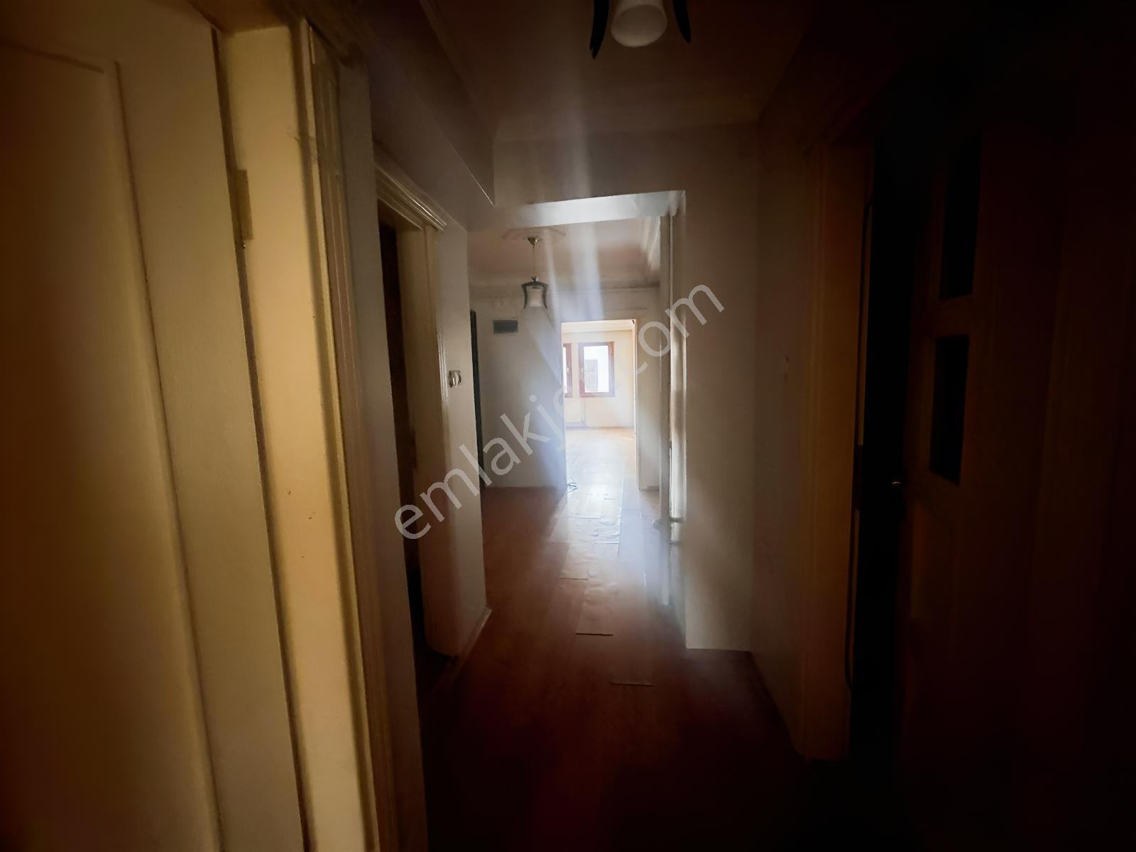 Alipaşa Cami Karşısında Şehrin Tam Merkezinde 2+1 Full Bakımlı - Görsel 11