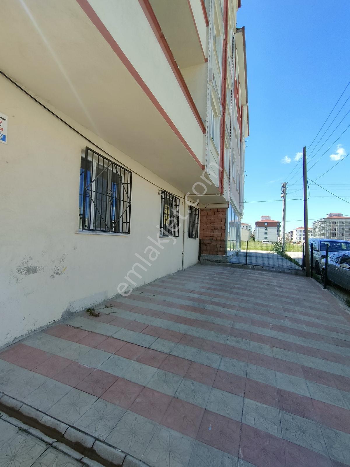 Tekirdağ Kapaklı Merkezde 2+1 90 M2 Yüksek Giriş Ön Cephe - Görsel 4