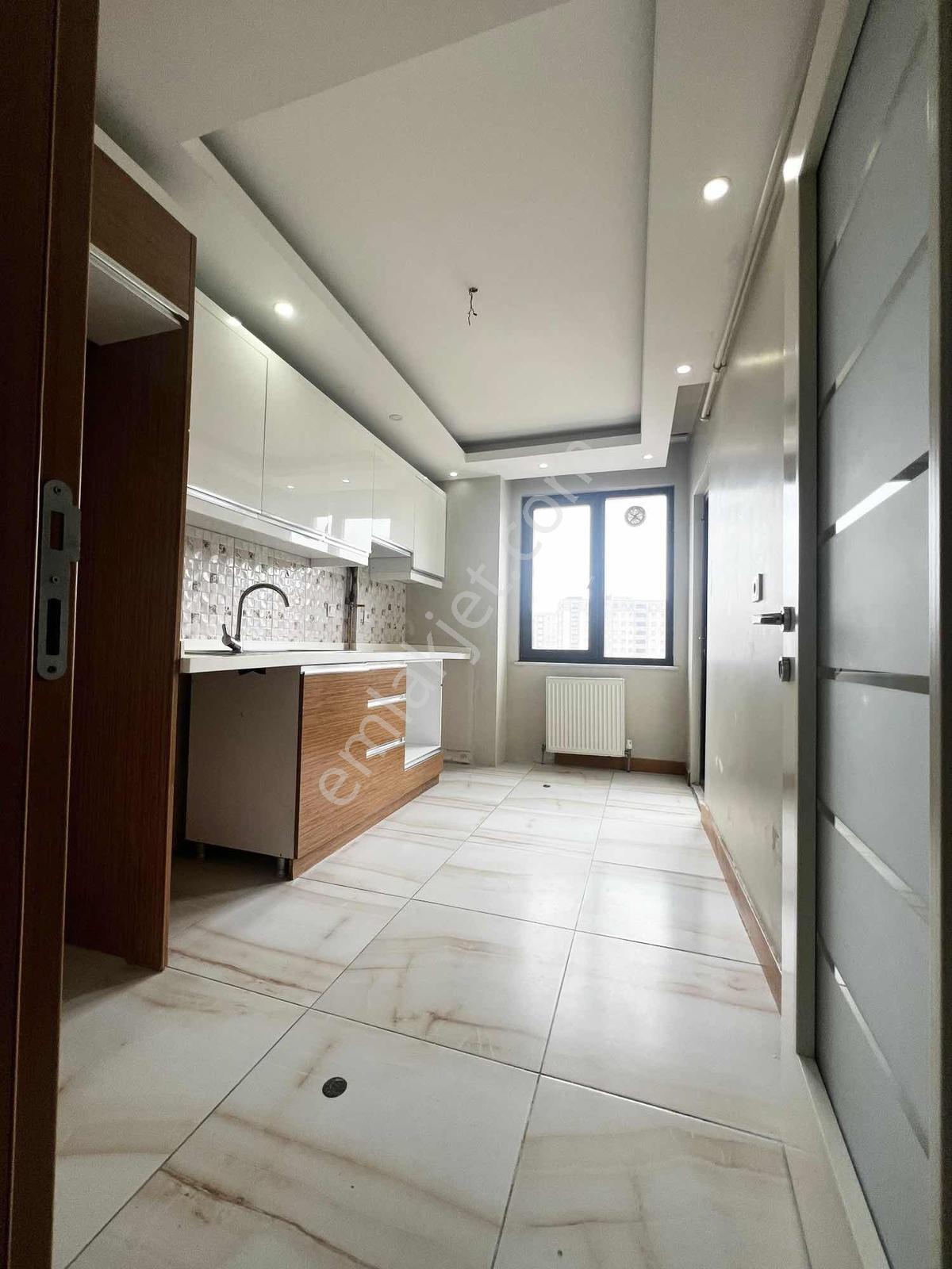 Yoldaş İnş Kiralık 2+1 120 M2 12.kat Sitede Ebevyn Banyolu Daire - Görsel 4