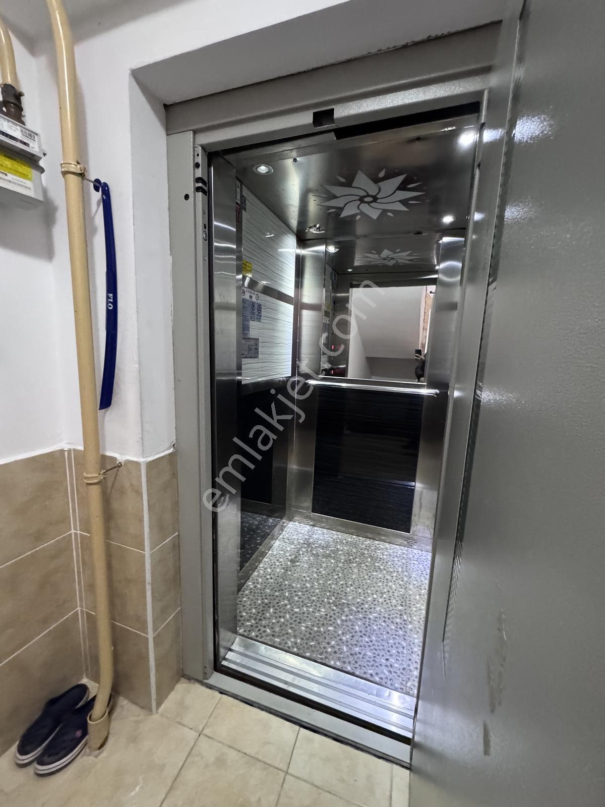 Adliye - Ruh Sinir Hastanesi Yakınında Teras Kat Kiralık Daire - Görsel 2