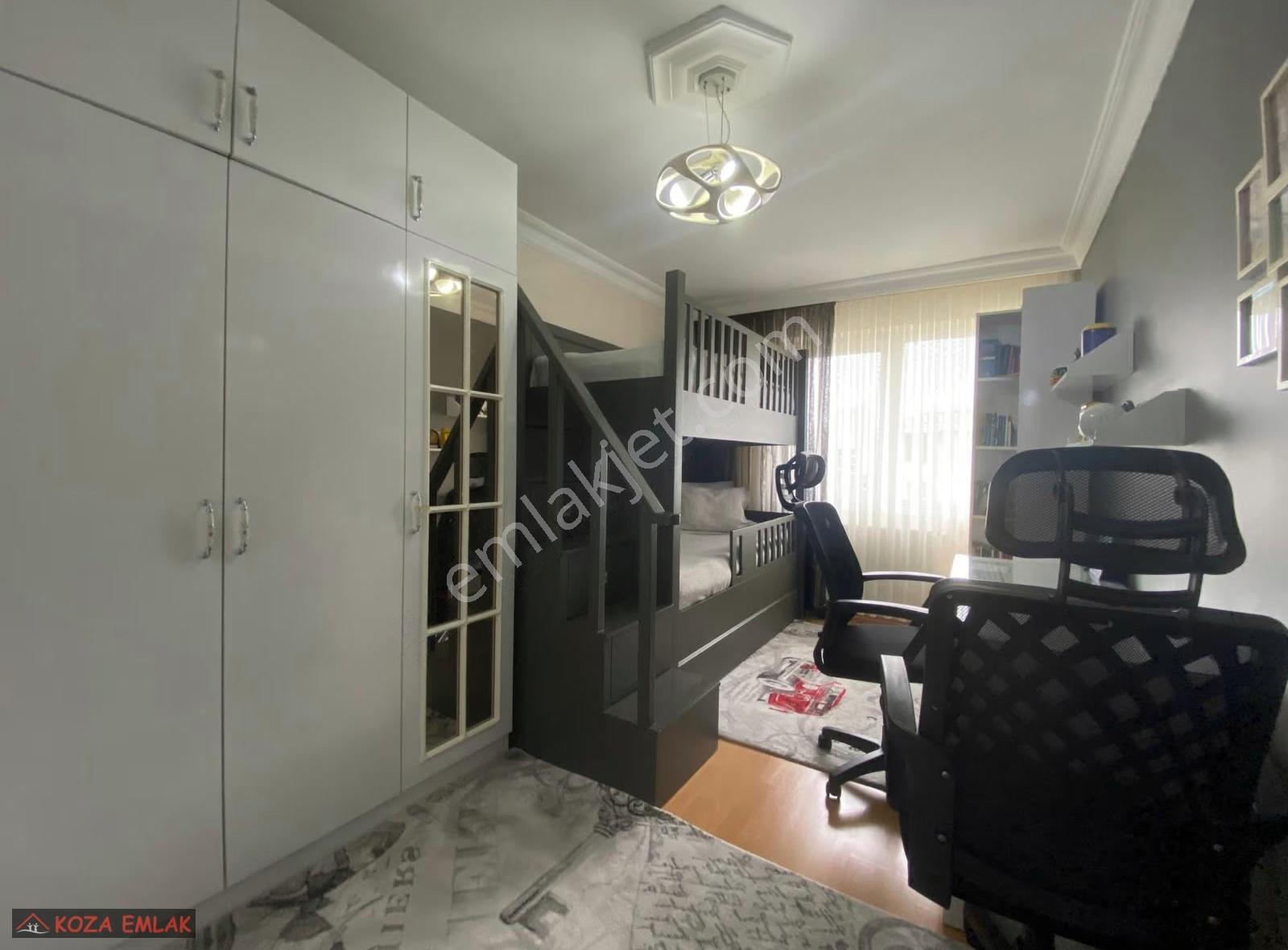 Koza Emlaktan Ayyıldız Mh. Site İçinde Katta Asansörlü 3+1 Daire - Görsel 18