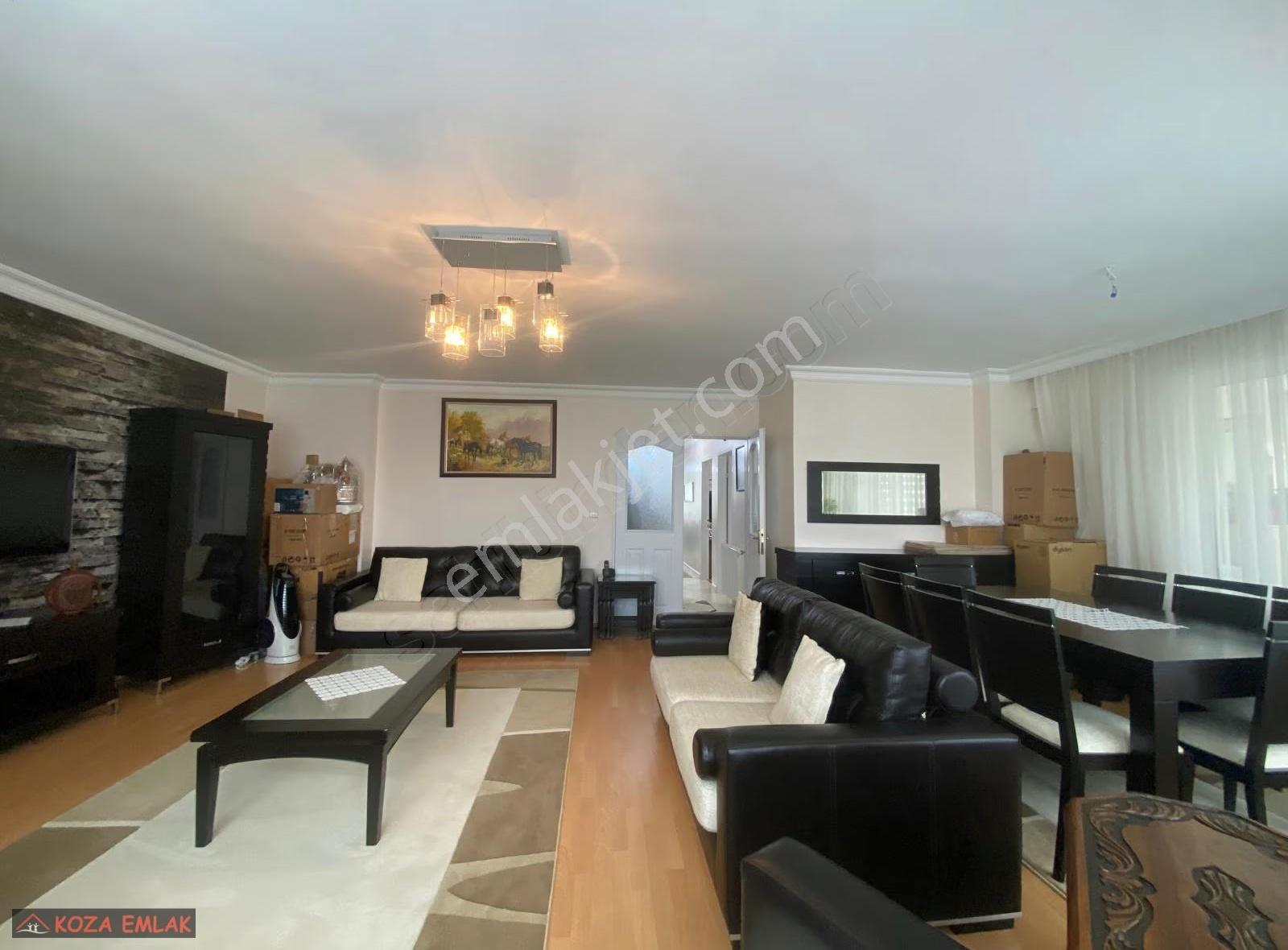 Koza Emlaktan Ayyıldız Mh. Site İçinde Katta Asansörlü 3+1 Daire - Görsel 11