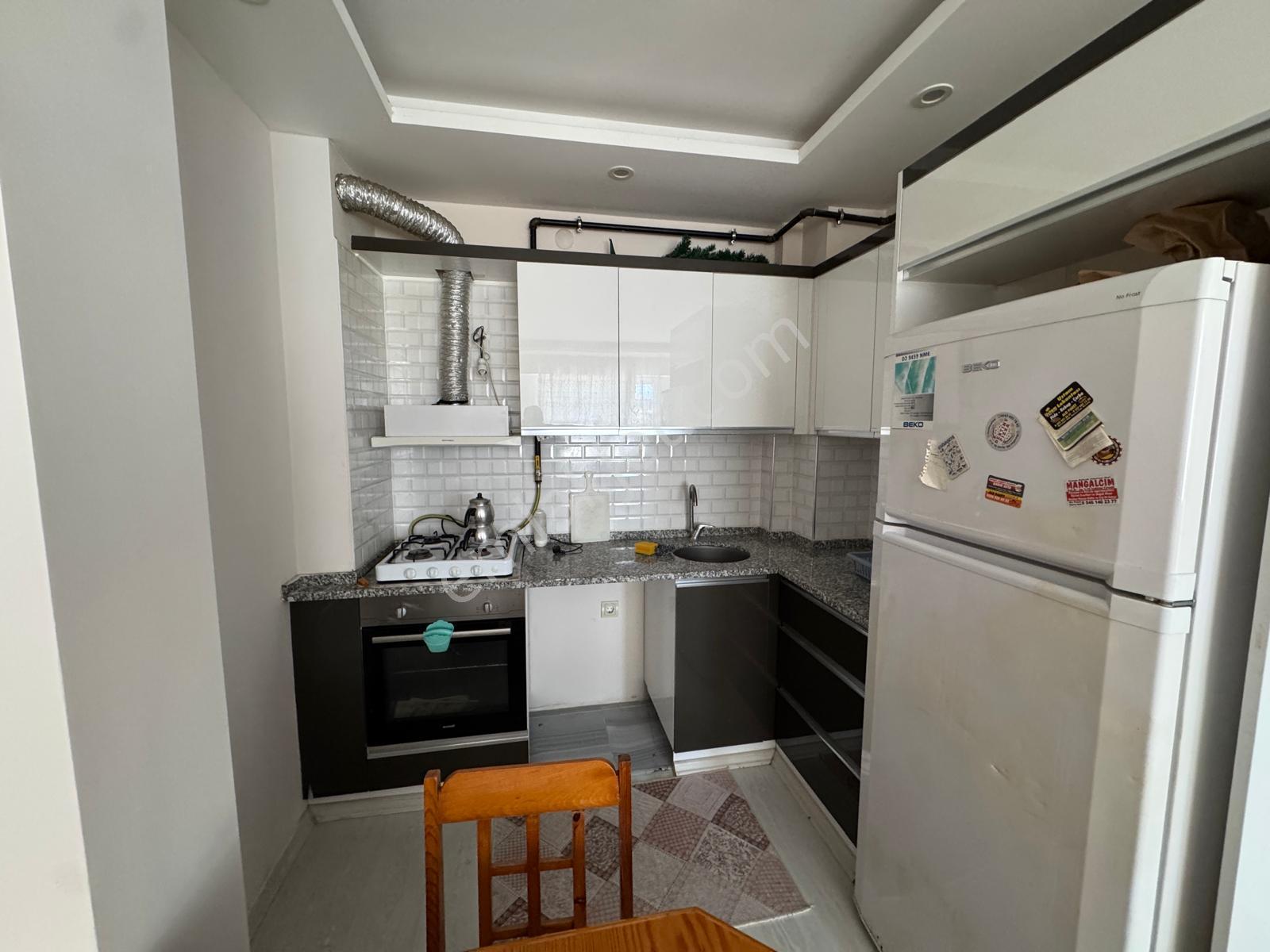 Zeki Emlak'tan Manisa Muradiye'de 1+1 Eşyalı Kiralık Daire - Görsel 2