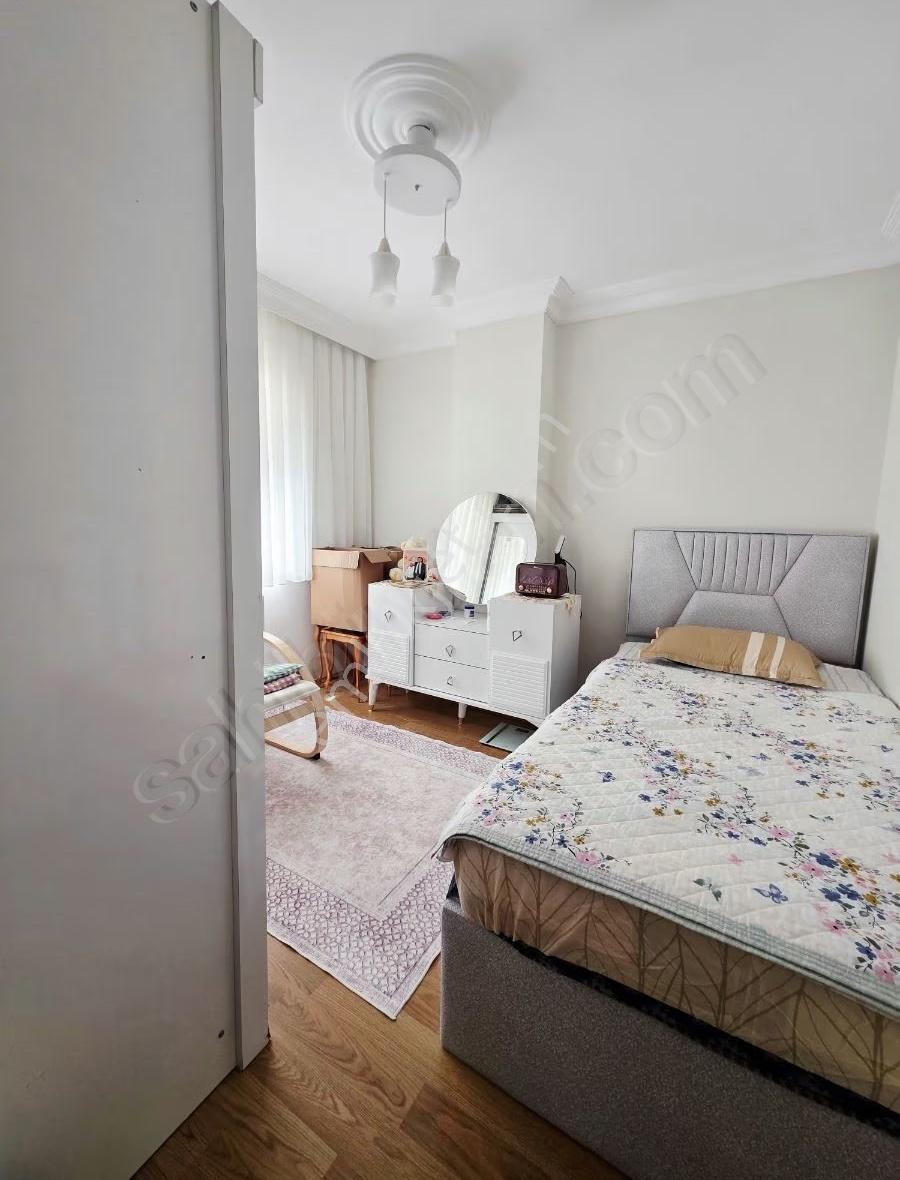Köşe Konumda 3+1 Daire Bol Işıklı 2 Balkon Merkezi Konumda