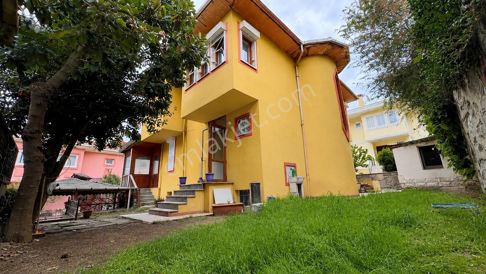 Üsküdar Çengelköy Ata-2 Sitesinde 300 M2 Tripleks Tekli Villa - Görsel 3