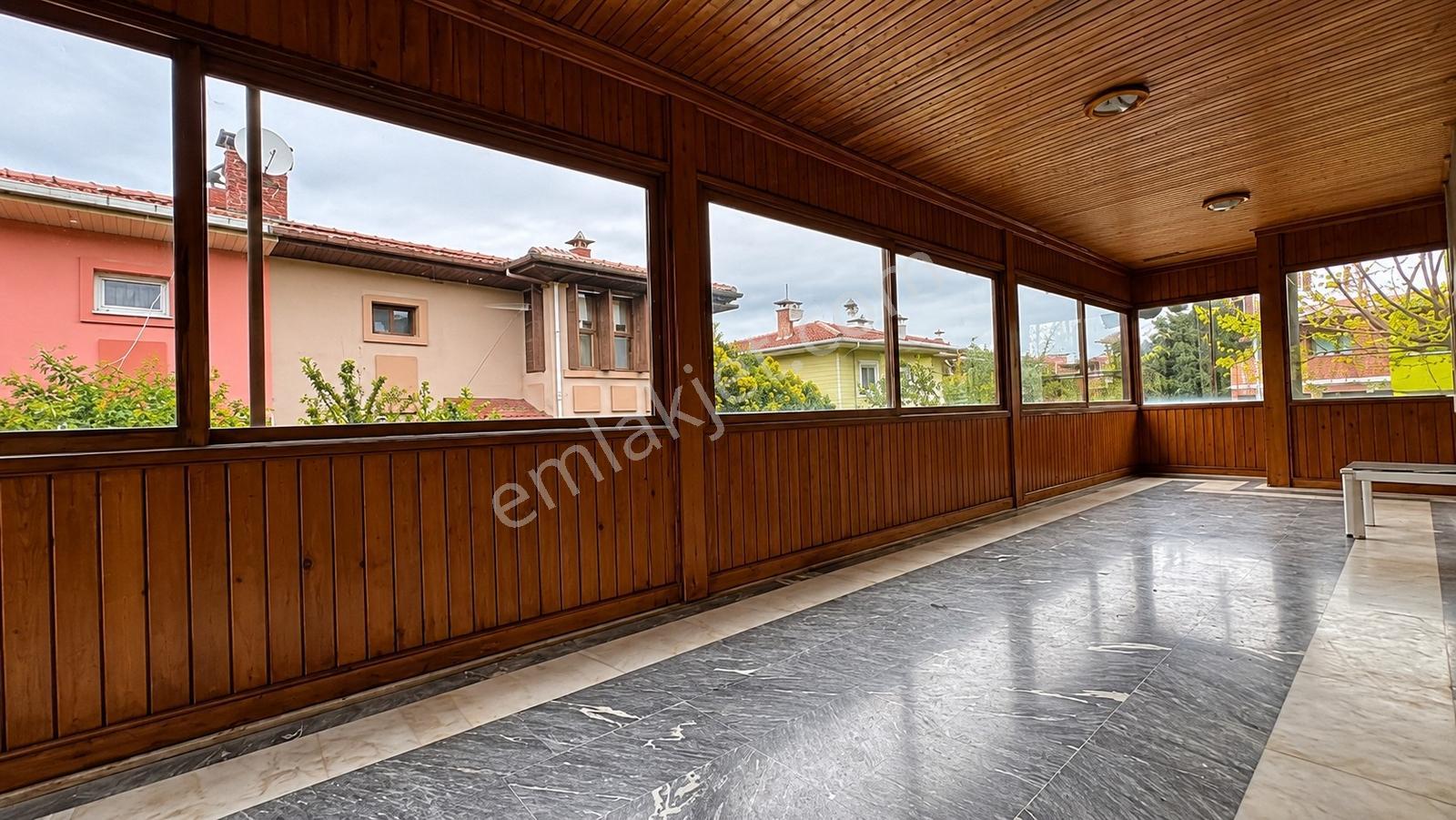 Üsküdar Çengelköy Ata-2 Sitesinde 300 M2 Tripleks Tekli Villa - Görsel 10