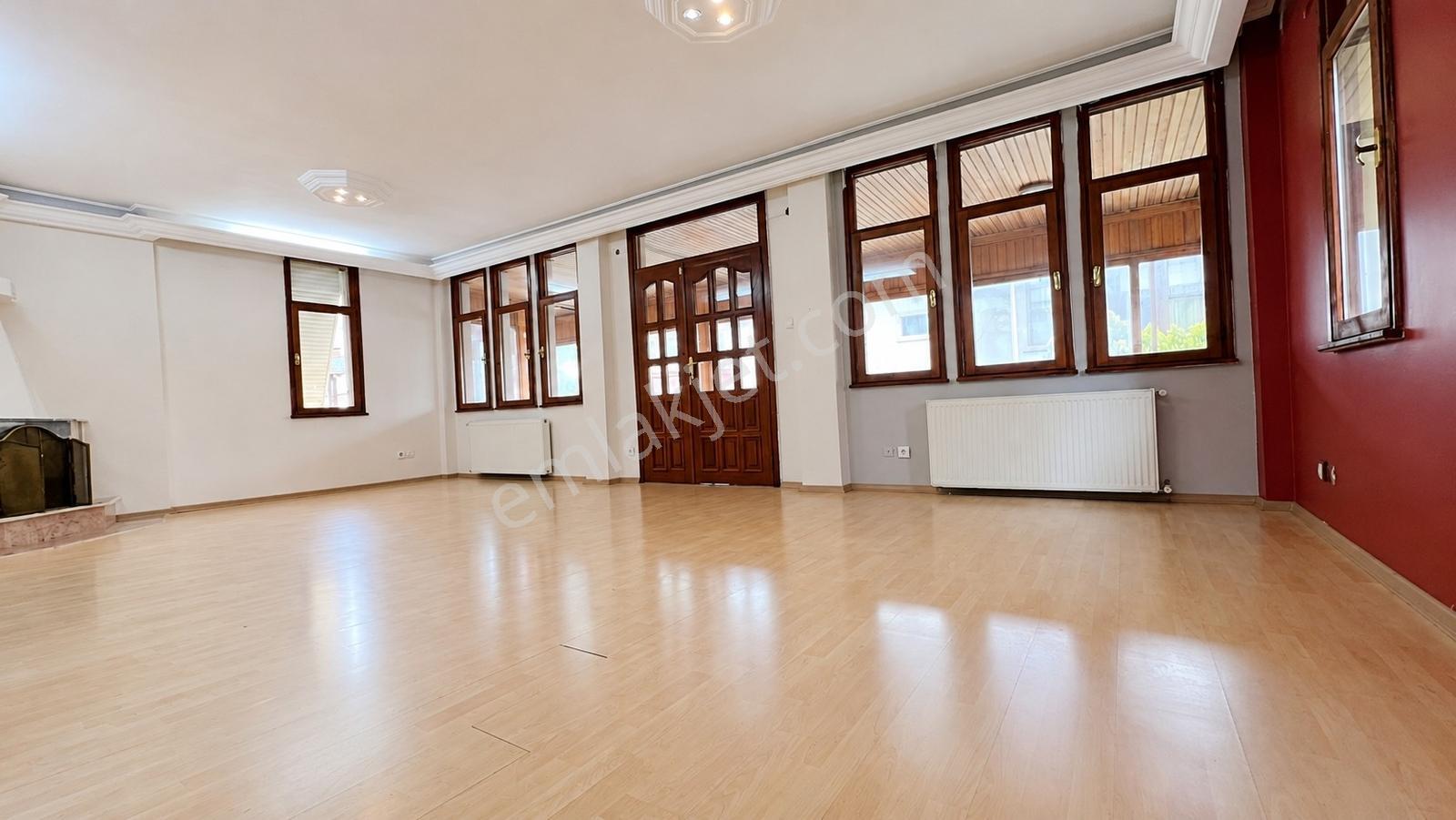 Üsküdar Çengelköy Ata-2 Sitesinde 300 M2 Tripleks Tekli Villa - Görsel 6