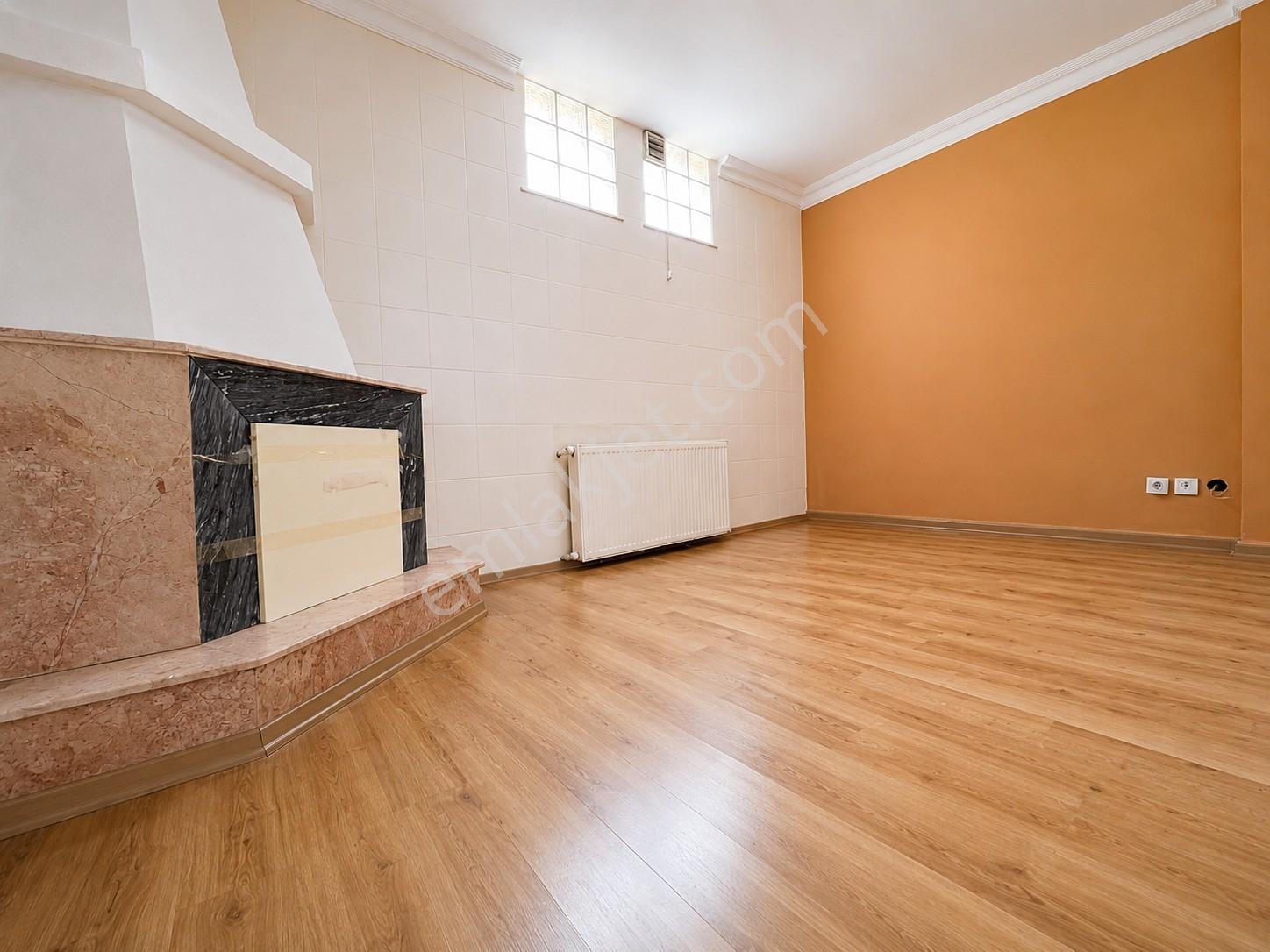Üsküdar Çengelköy Ata-2 Sitesinde 300 M2 Tripleks Tekli Villa - Görsel 9