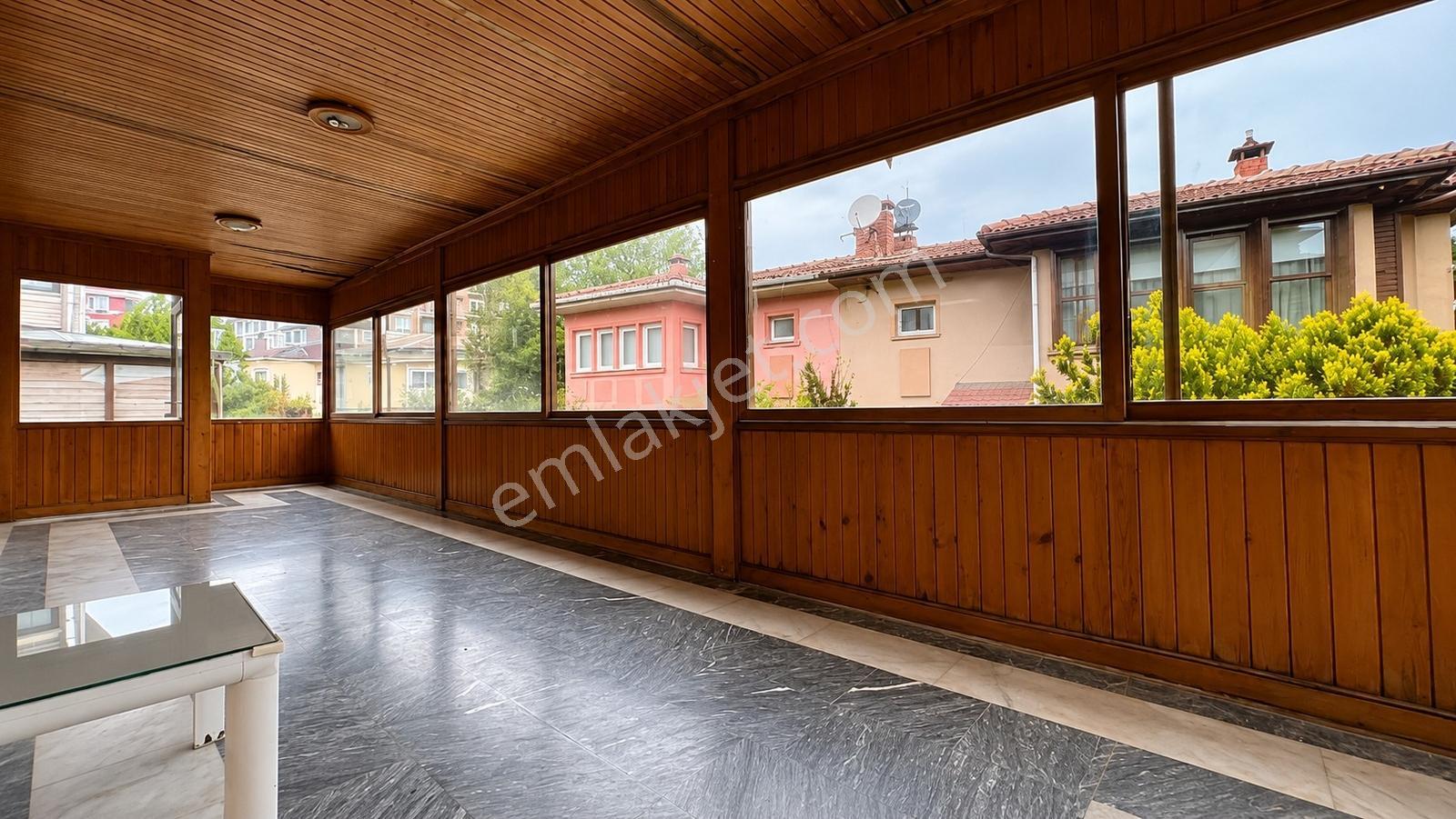 Üsküdar Çengelköy Ata-2 Sitesinde 300 M2 Tripleks Tekli Villa - Görsel 21
