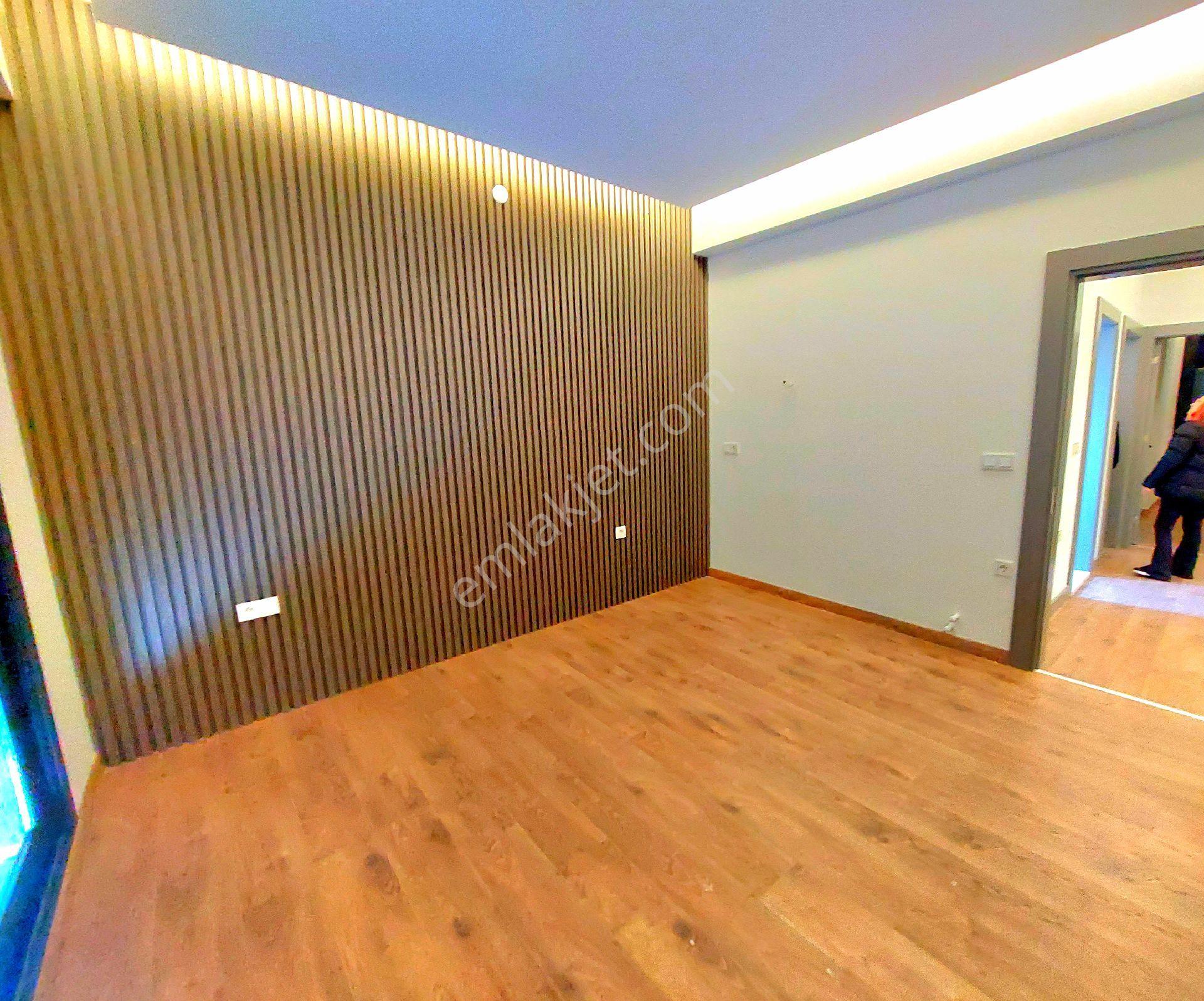 Kuşadasında Havuzlu Bahçeli Sıfır Villa - Görsel 20