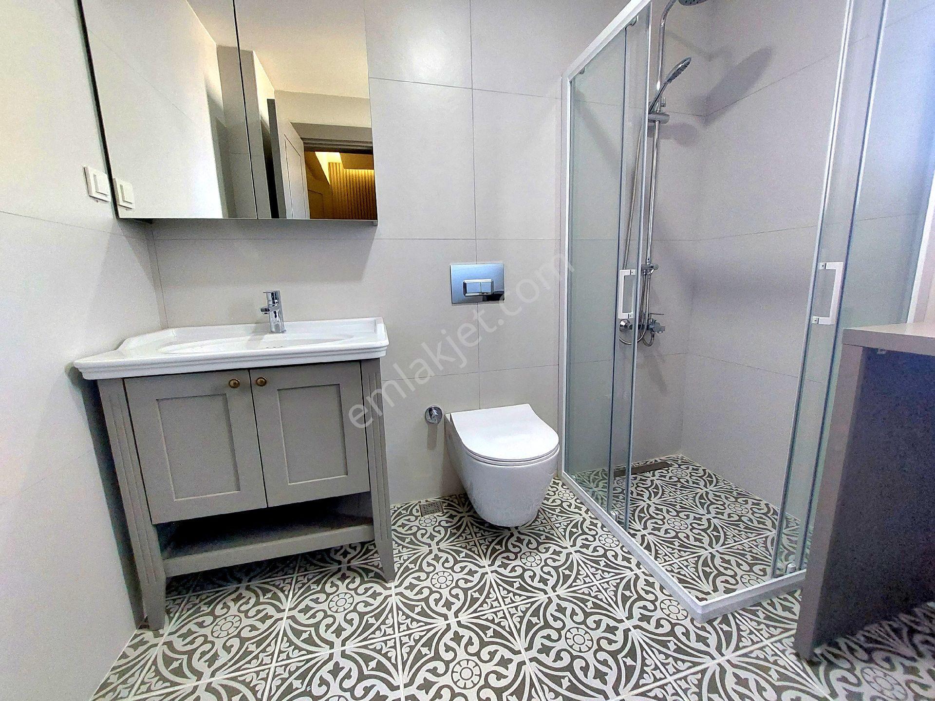 Kuşadasında Havuzlu Bahçeli Sıfır Villa - Görsel 28