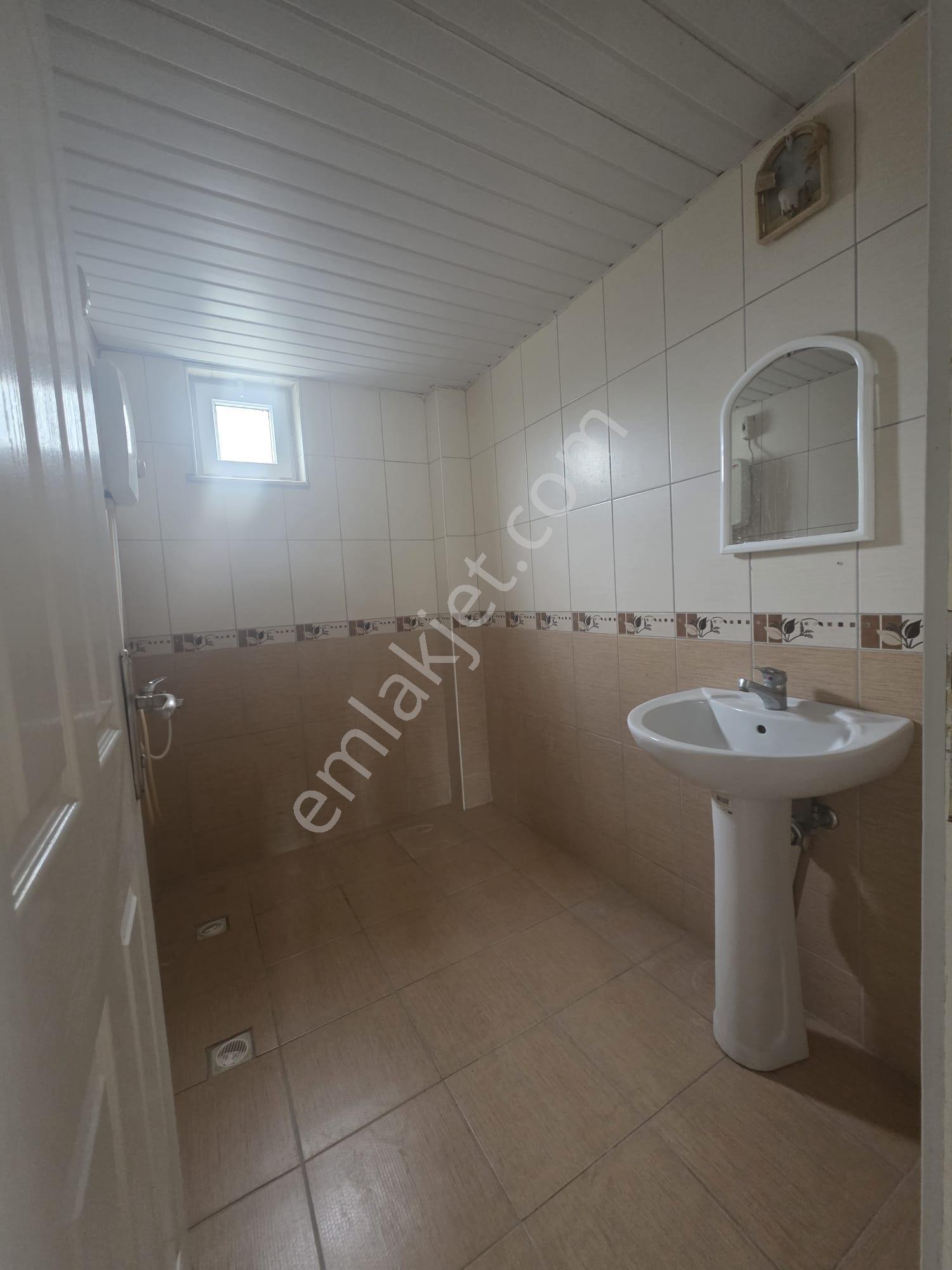 Aydoğmuş Mahallesinde Ayrı Mutfaklı 2+1 Kiralık - Görsel 4