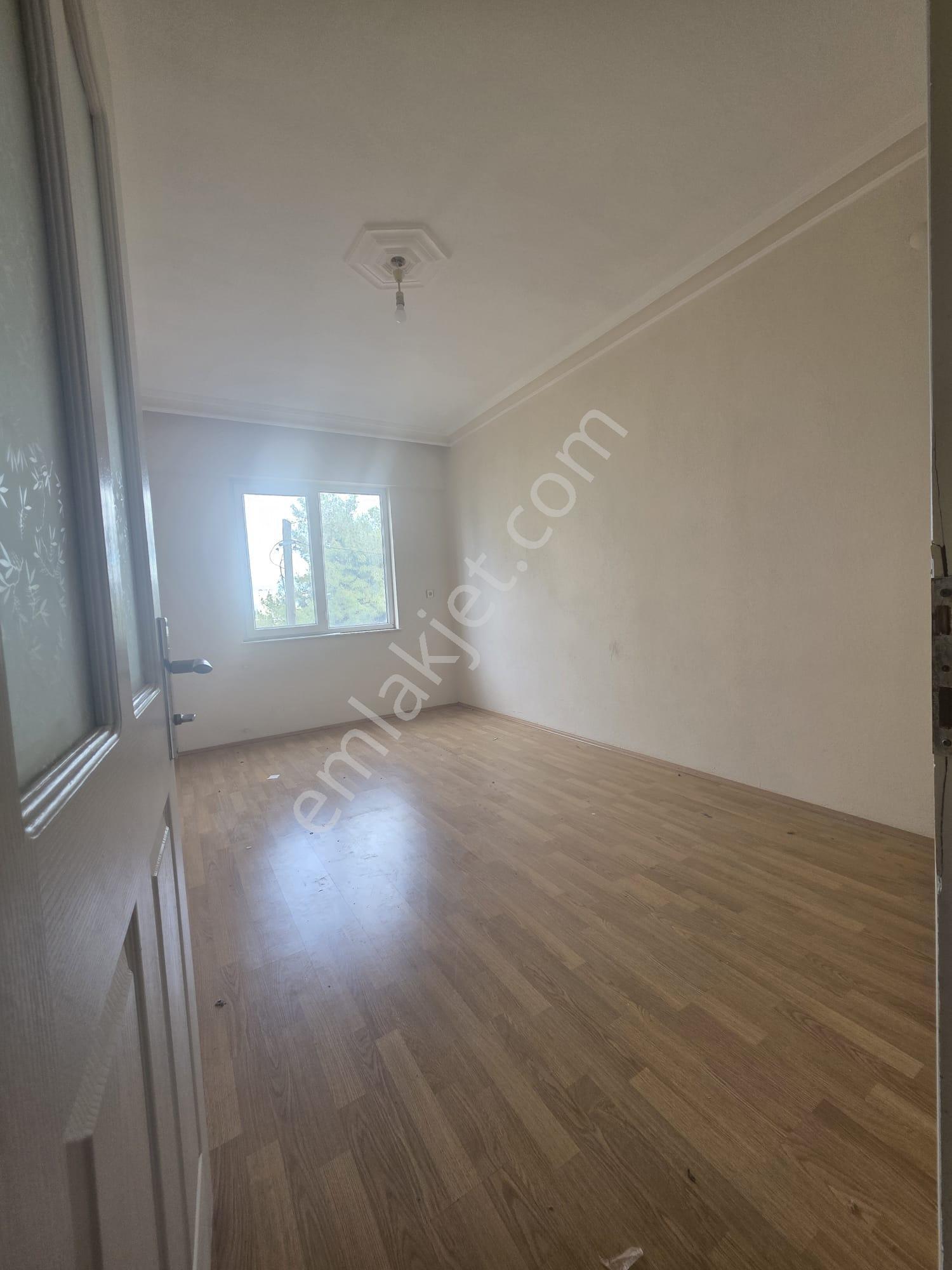 Aydoğmuş Mahallesinde Ayrı Mutfaklı 2+1 Kiralık - Görsel 9
