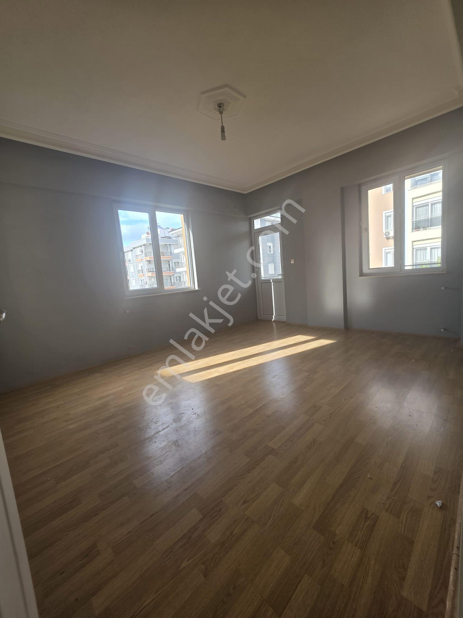 Aydoğmuş Mahallesinde Ayrı Mutfaklı 2+1 Kiralık - Görsel 13